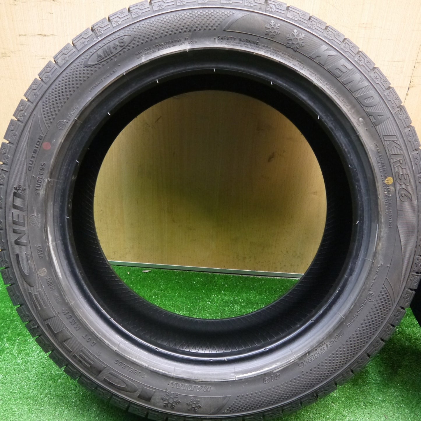 バリ溝！21年！9.5分★スタッドレス 205/55R16 ケンダ KR36 アイステック ネオ タイヤ 16インチ ヴォクシー ノア ステップワゴン セレナ 等★5120204Hスタ