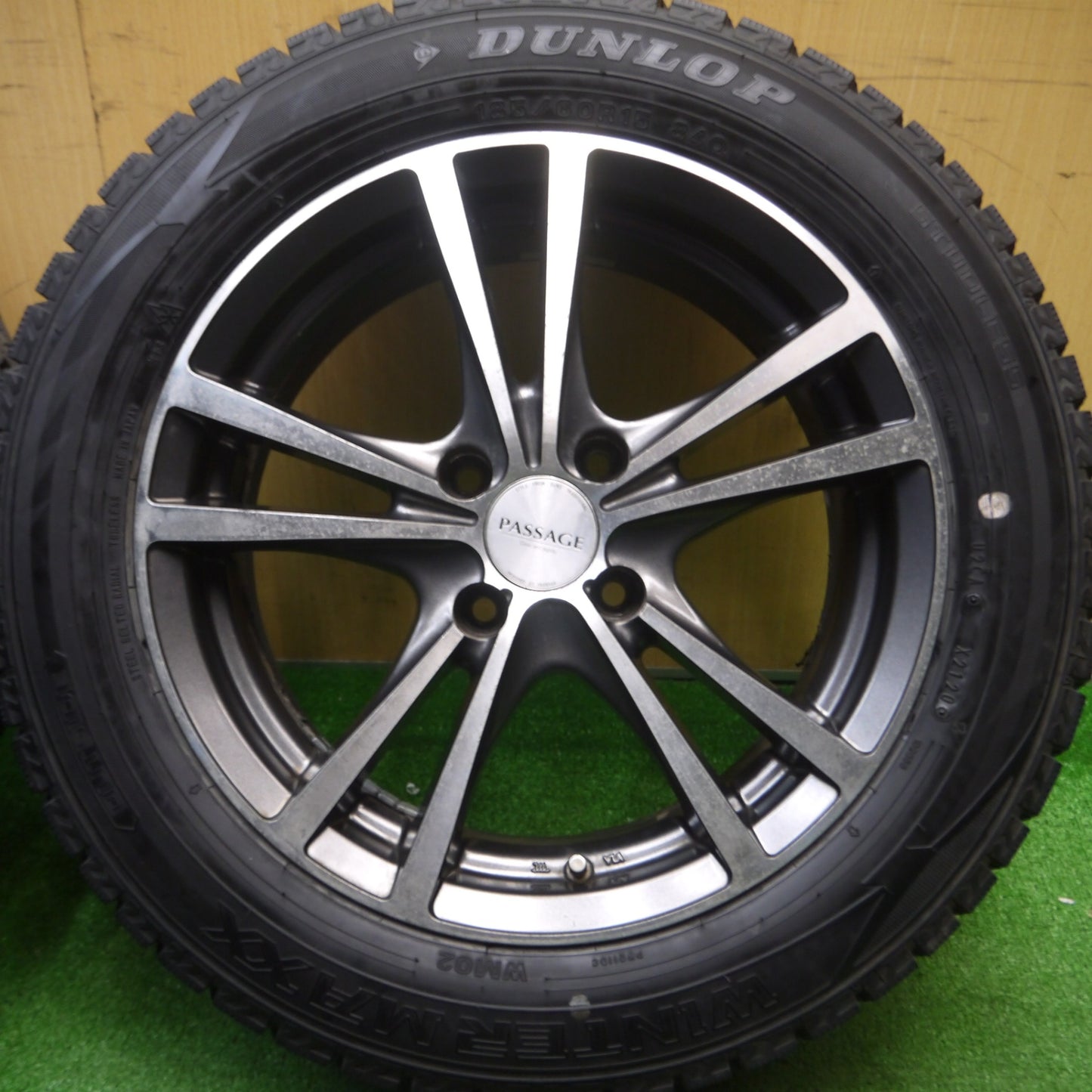[送料無料] バリ溝！21年！9.5分以上★スタッドレス 185/60R15 ダンロップ ウインターマックス WM02 PASSAGE パサージュ 15インチ PCD100/4H★4121603Hス