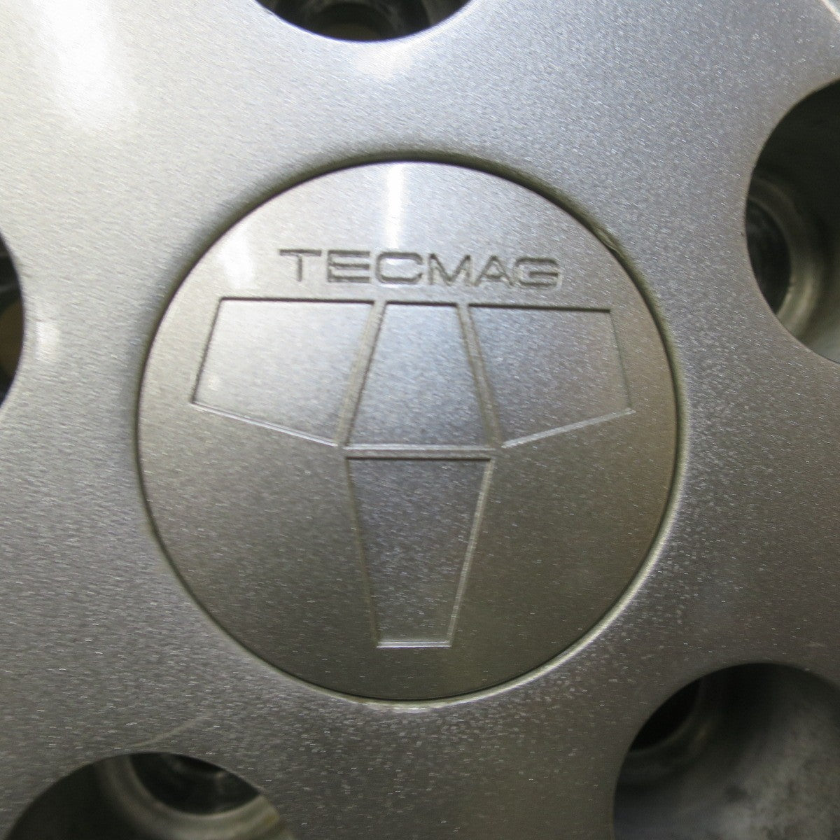バリ溝！25年！ほぼ10分★ワーゲン 等 TECMAG Type 206R 215/60R16 スタッドレス ブリヂストン アイスパートナー2 テクマグ 16インチ PCD112/5H★6060602イス