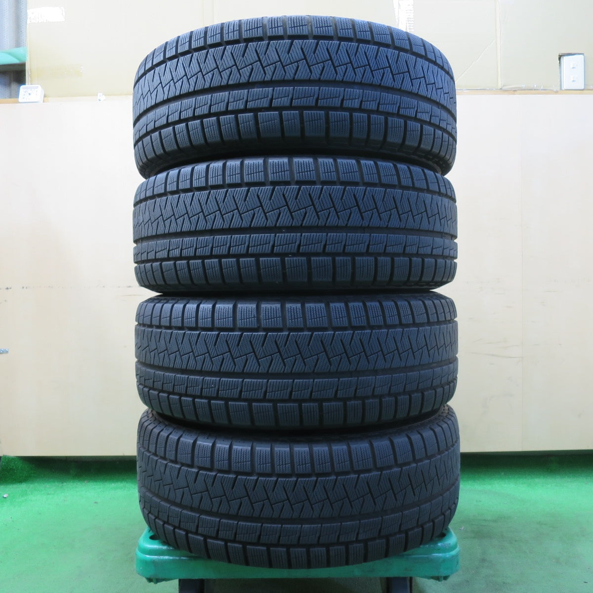 [送料無料] バリ溝！キレイ！8.5分★スタッドレス 215/60R16 ピレリ アイスアシンメトリコ プラス EuroSpeed MANARAY SPORT マナレイ PCD114.3/5H★4103005イス