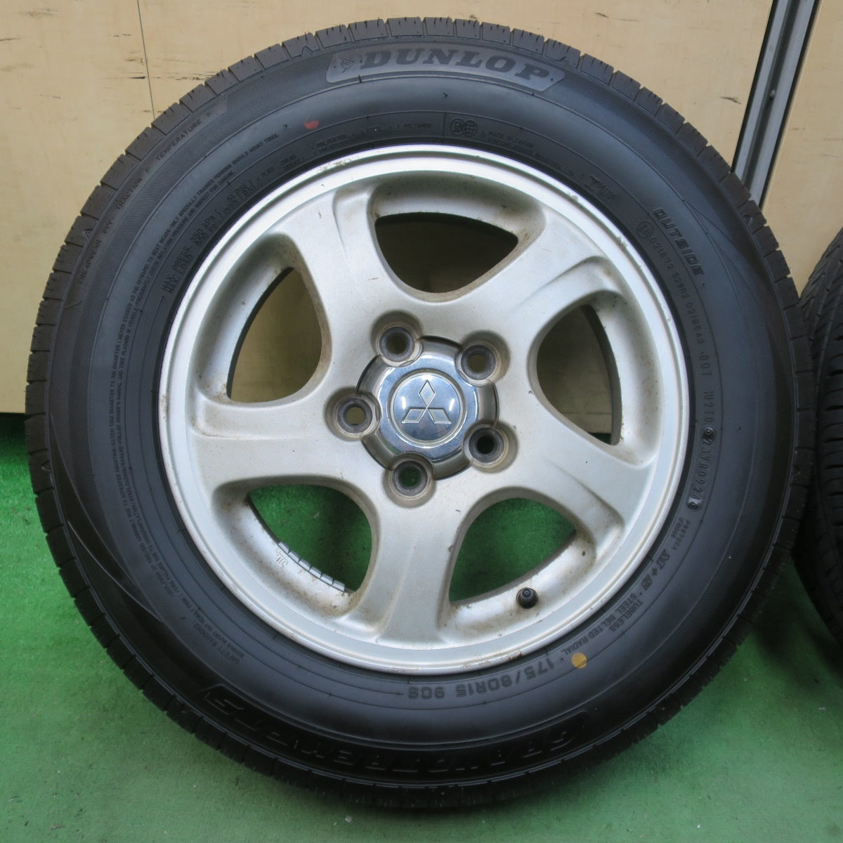 バリ溝！24年！9.5分★三菱 パジェロミニ 純正 175/80R15 ダンロップ グラントレック PT5 15インチ PCD114.3/5H★5070702イノ
