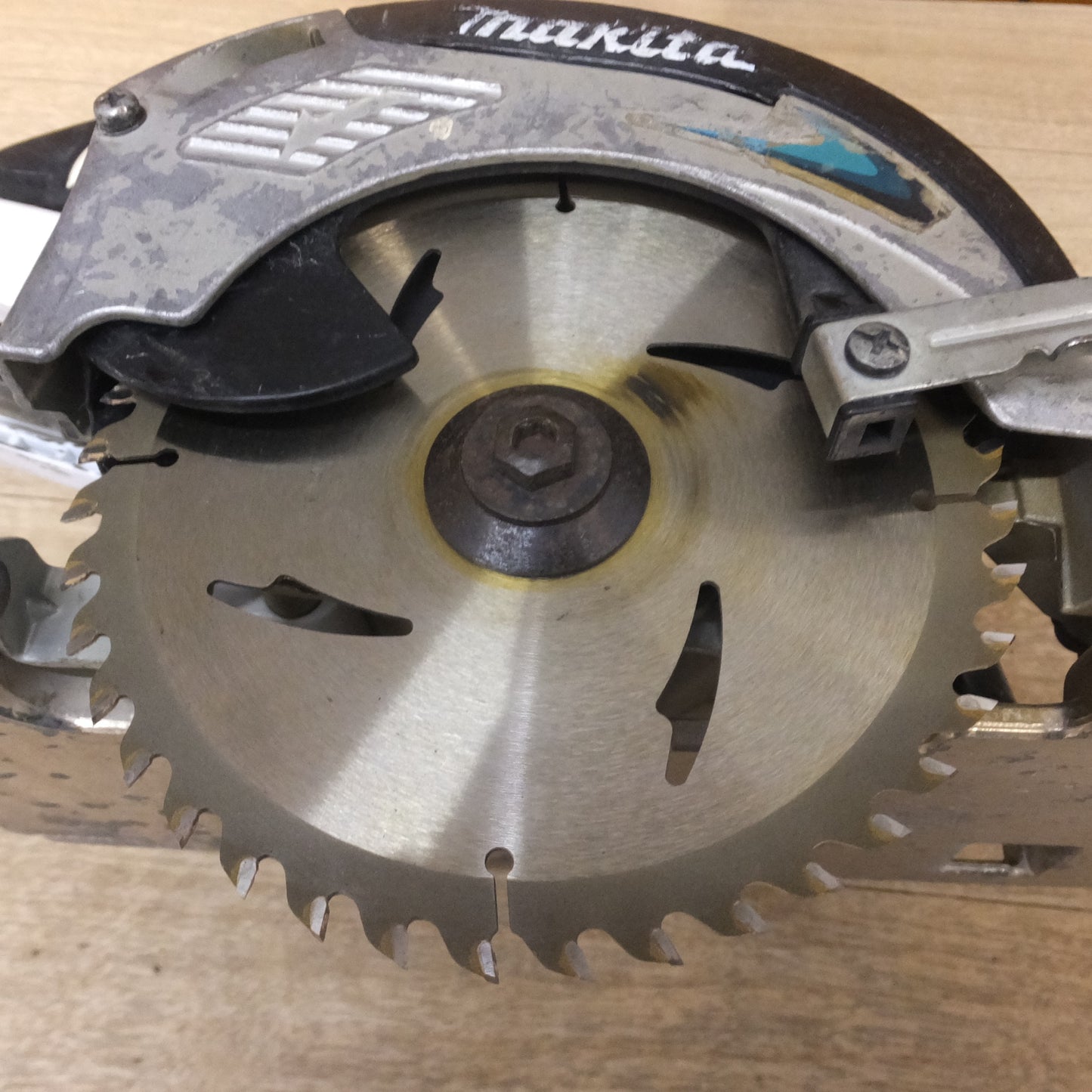 [送料無料] ★マキタ makita 125mm 充電式マルノコ SS540D DC14.4V 本体のみ 　119～125mm  超硬丸ノコ★