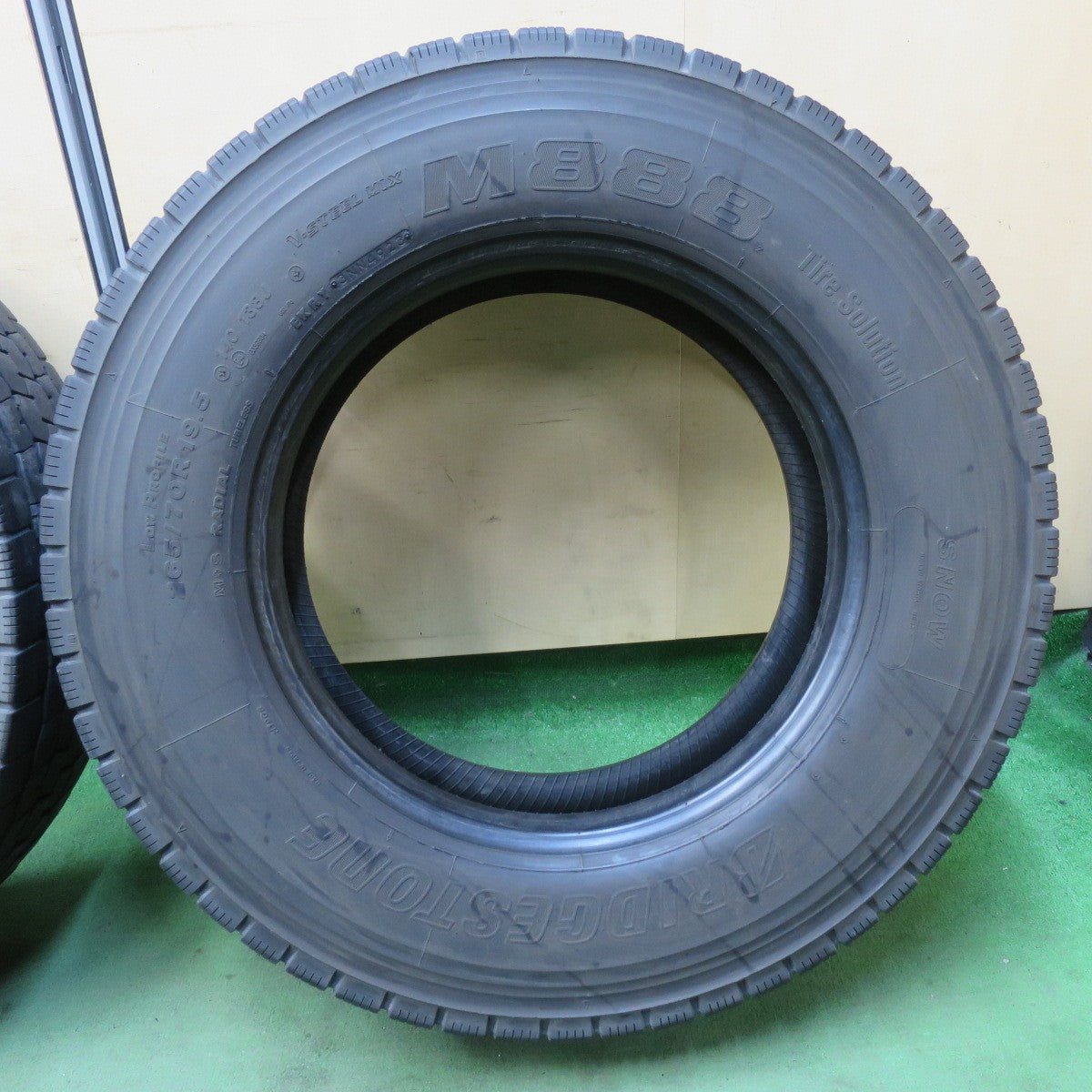 バリ溝！23年！8.5分！2本★トラック タイヤ 265/70R19.5 140/138J ブリヂストン M888 ミックス オールシーズン 19.5インチ★5120405イスタ
