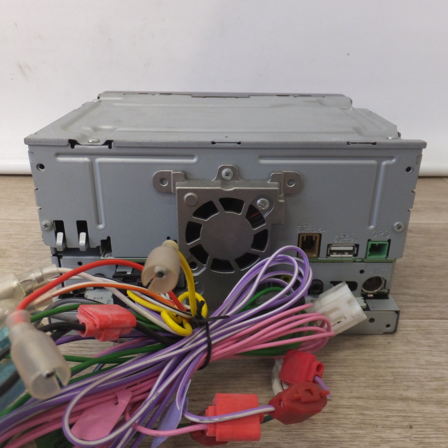 [送料無料] ★カロッツェリア carrozzeria AV一体型メモリーナビゲーション 楽ナビ AVIC-RZ111-B1(1)★