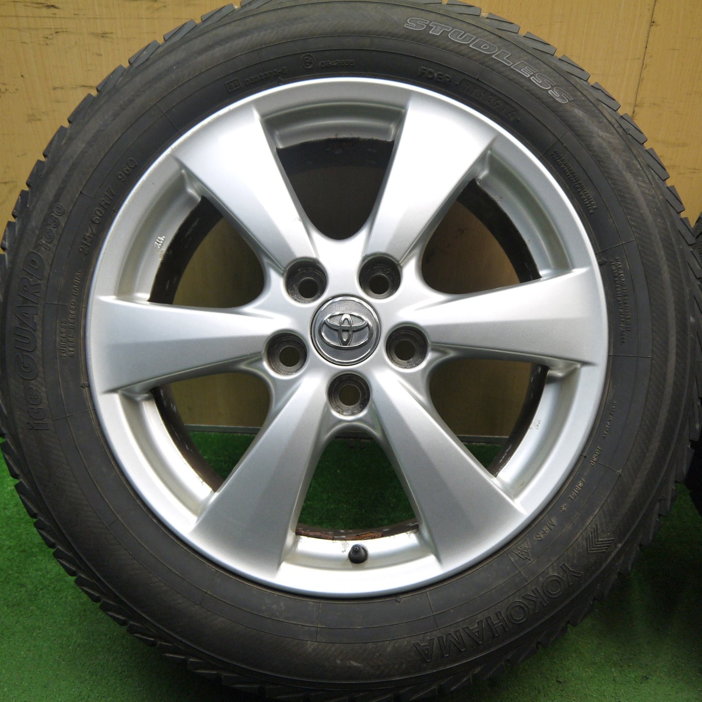 4本価格★トヨタ エスティマ 純正 215/60R17 スタッドレス ヨコハマ アイスガード iG30 17インチ PCD114.3/5H★5052608Hス
