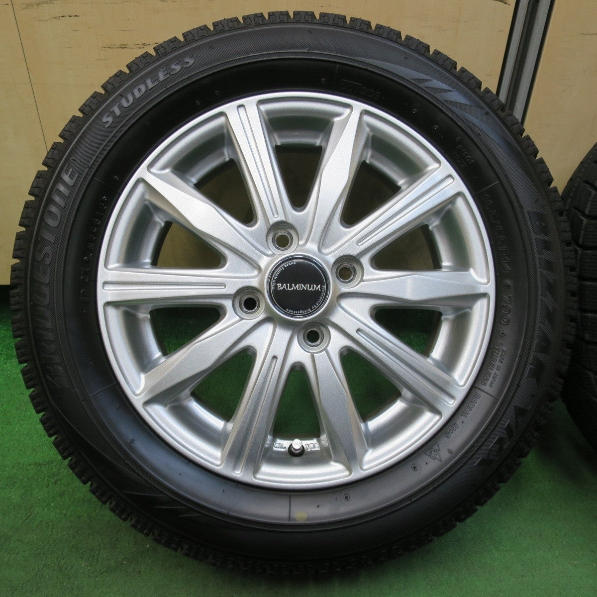 バリ溝！キレイ！9分★スタッドレス 165/65R14 ブリヂストン ブリザック VRX BALMINUM バルミナ 14インチ ハスラー ソリオ 等 PCD100/4H★5012513イス