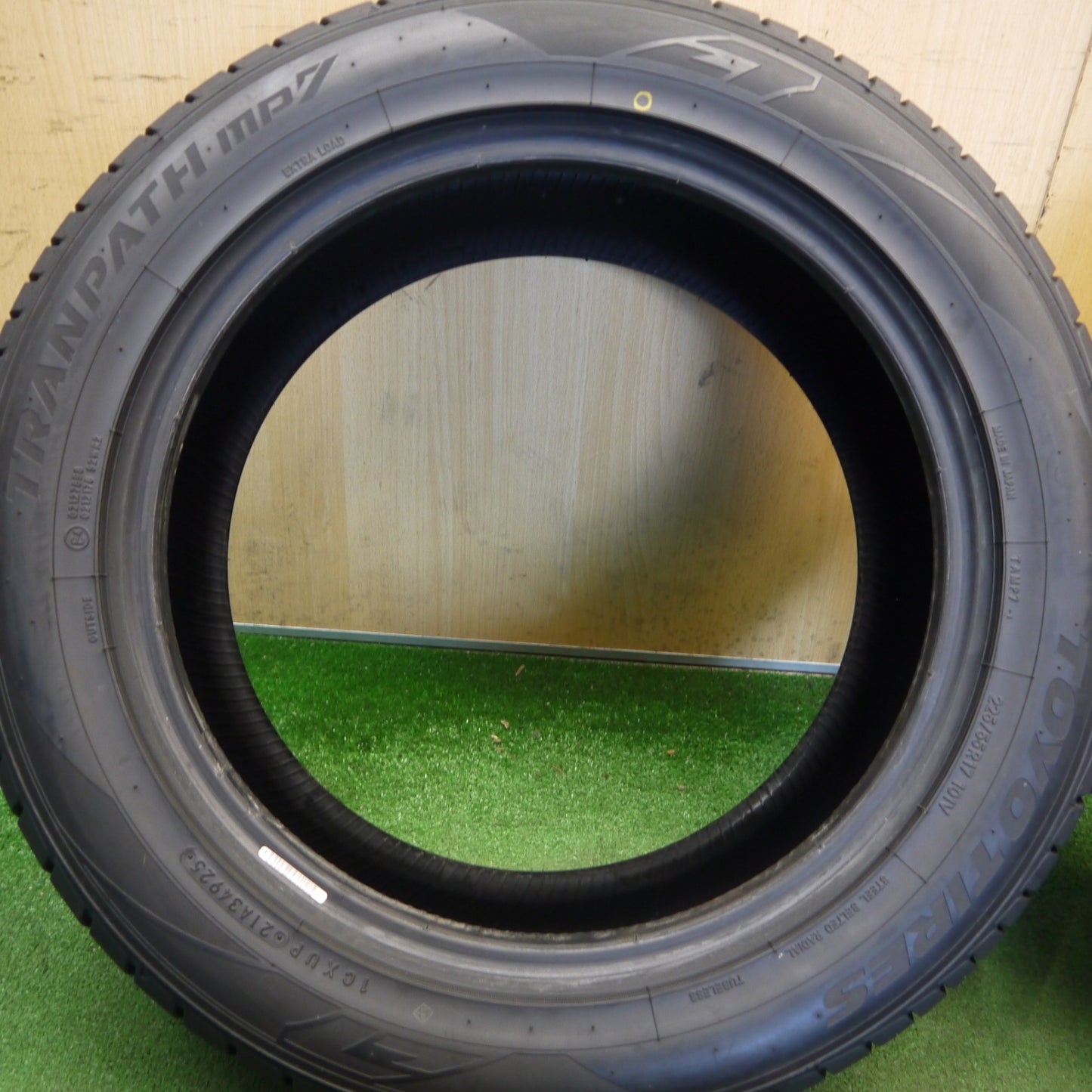 バリ溝！25年！9.5分★225/55R17 トーヨー トランパス MP7 タイヤ 17インチ フォレスター C-HR アルファード CX5 等★6051806Hノタ