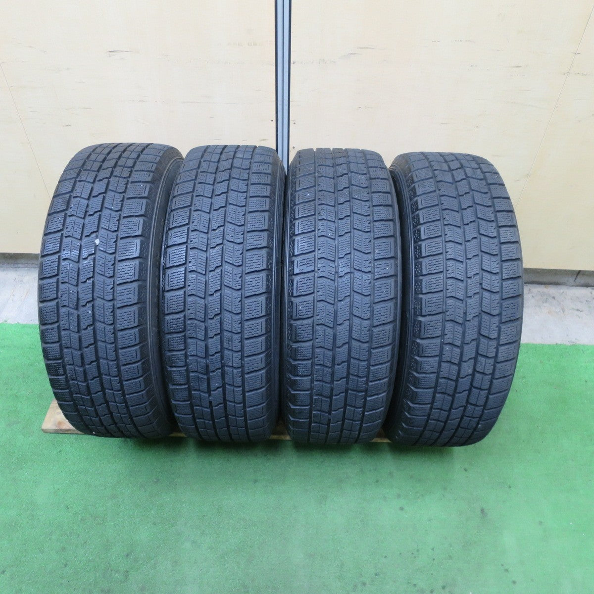 バリ溝！9分★プリウス 等 195/65R15 スタッドレス グッドイヤー アイスナビ7 ravrion LUMIERE ラブリオン 15インチ PCD100/5H★5092301TTス