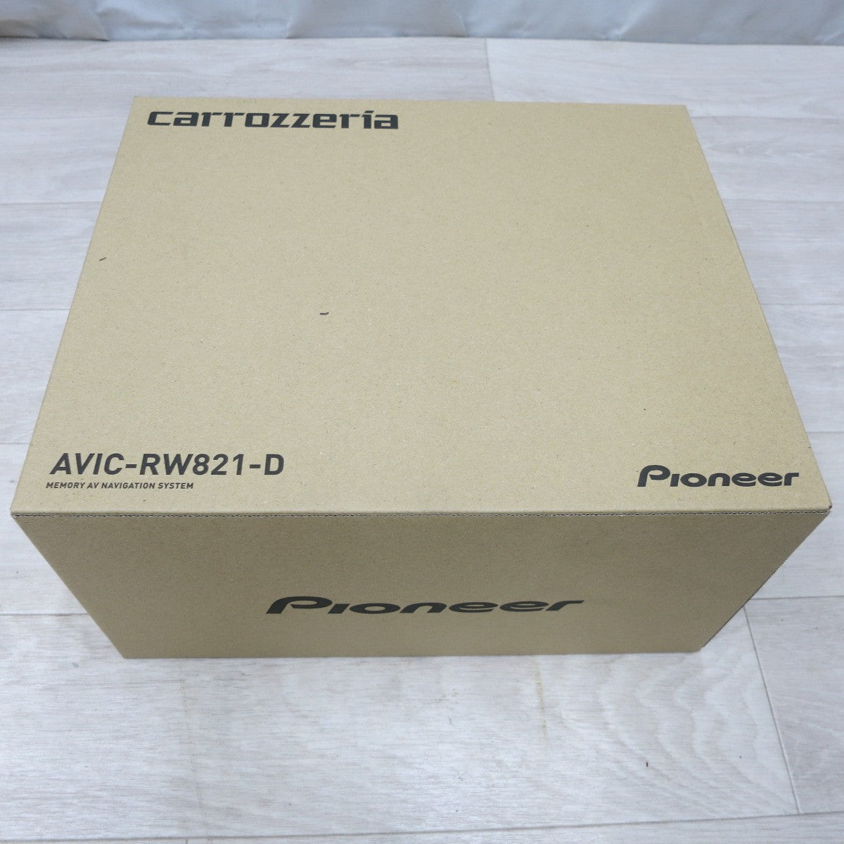 [送料無料] 未使用◆パイオニア カロッツェリア AVIC-RW821-D 7V型 楽ナビ 200mm Bluetooth カーナビ ナビゲーション◆