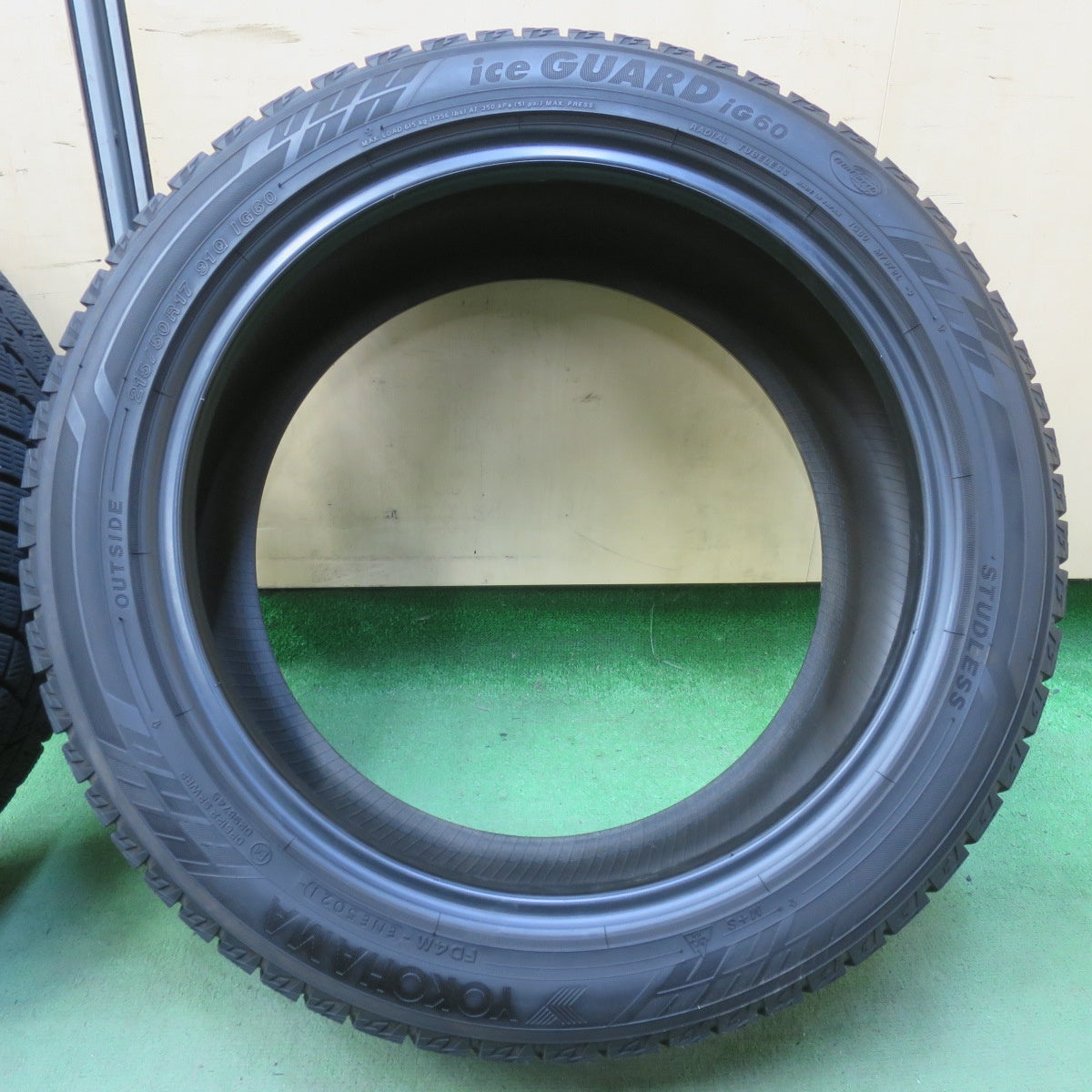 バリ溝！9.5分★スタッドレス 215/50R17 ヨコハマ アイスガード iG60 タイヤ 17インチ レヴォーグ プリウスα 等★6051602イスタ