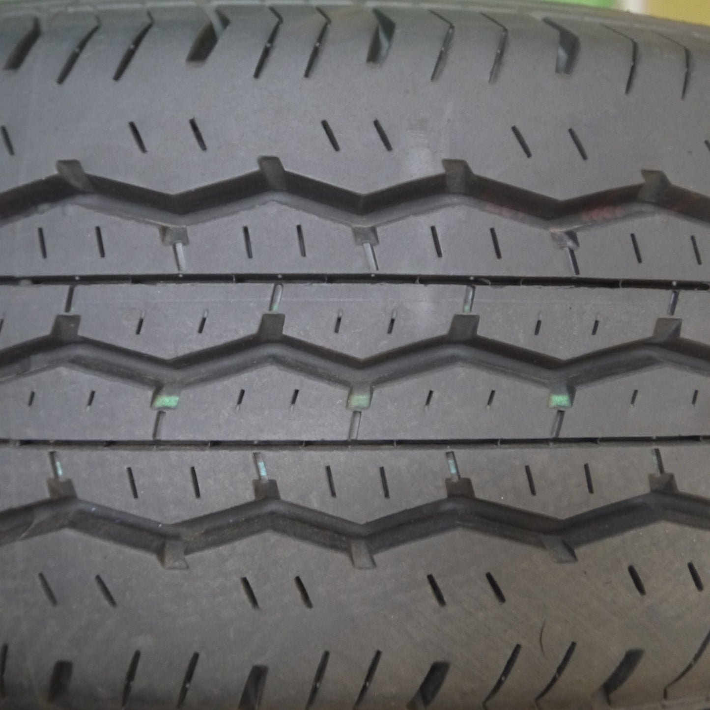 *送料無料* 新車外し！22年★トヨタ ハイエース 純正 スチール 195/80R15 107/105N ブリヂストン エコピア RD613 PCD139.7/6H★4052712Hノ