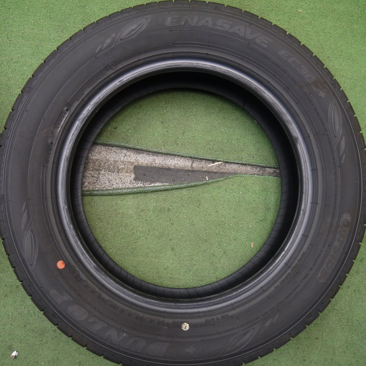 ほぼ新車外し！26年◎185/65R15 ダンロップ エナセーブ EC300+ タイヤ 15インチ アクア シエンタ ノート スイフト ヤリス フィット フリード 等◎6090803Hノタ