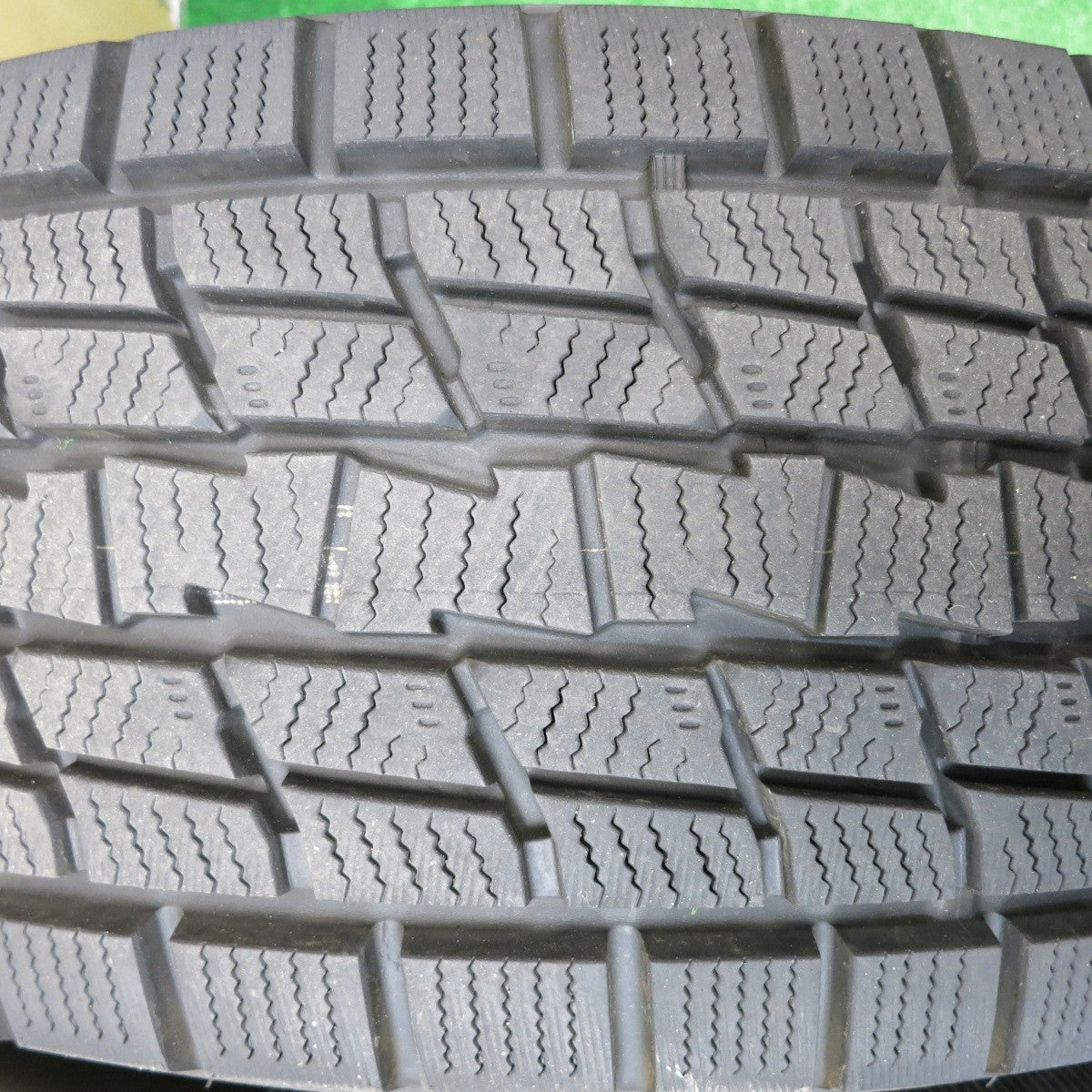 バリ溝！22年！9.5分★スタッドレス 265/70R17 グッドイヤー アイスナビ SUV SEIN ザイン 17インチ PCD139.7/6H★5103006HAス