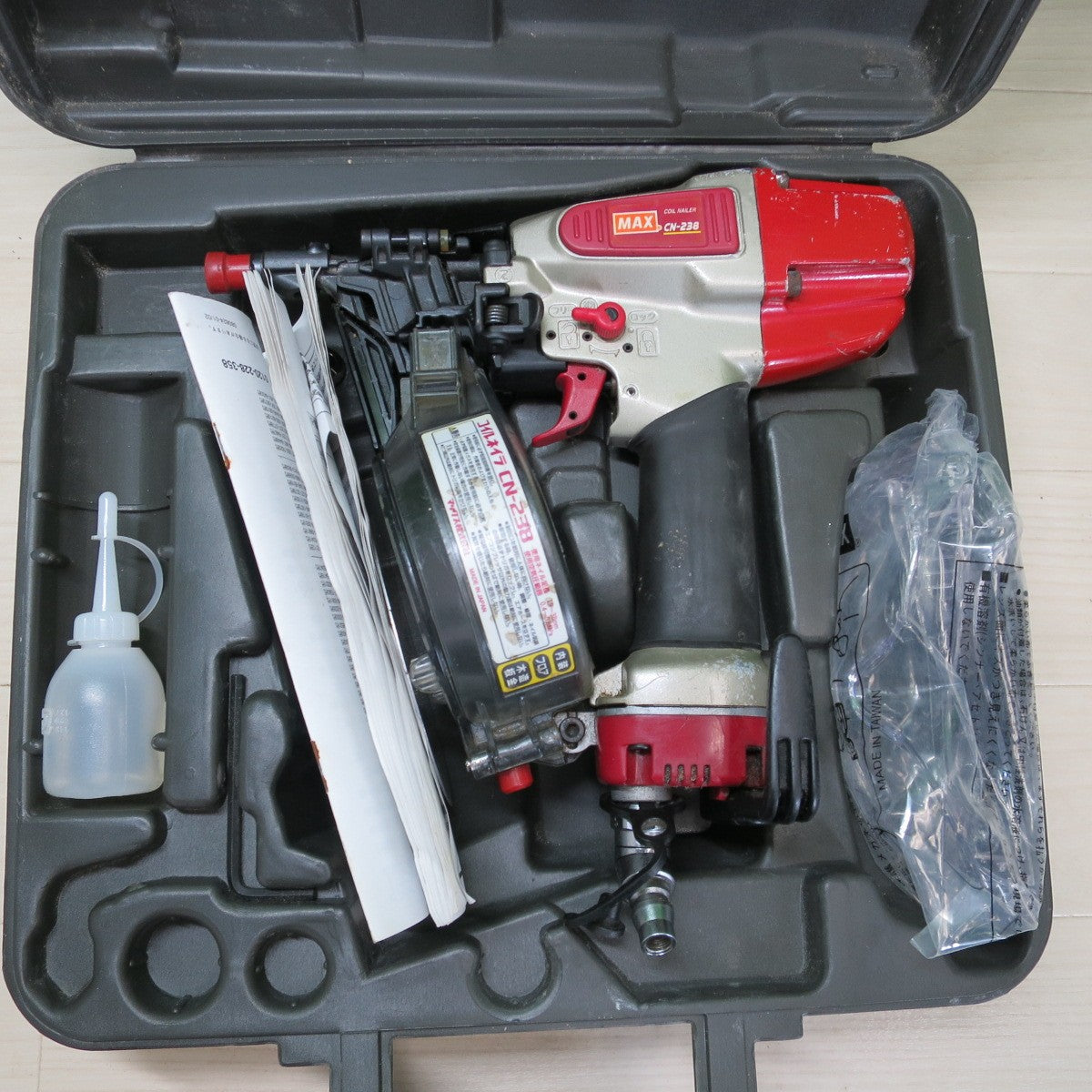 [送料無料] ☆マックス MAX 38mm 常圧 釘打機 コイル ネイラ CN-238 ケース付き 釘打ち MAX エア工具☆