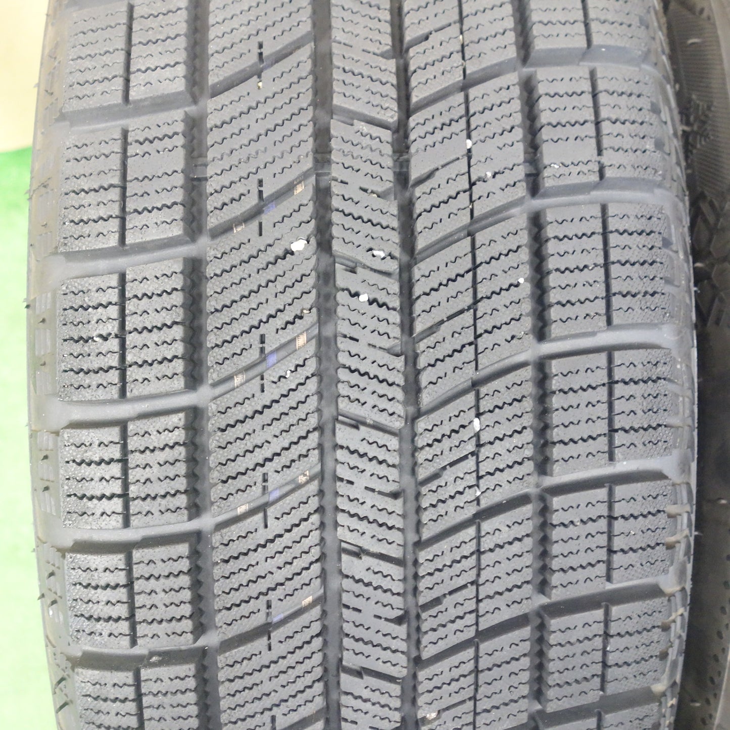 バリ溝！23年！9.5分★スタッドレス 225/65R17 ナンカン アイスアクティバ AW-1 EMBELY 17インチ PCD114.3/5H★6020502KTス