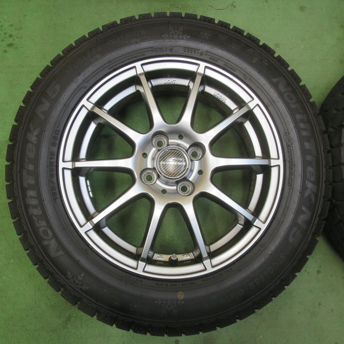 ほぼ未使用！24年！キレイ★スタッドレス 185/65R15 オートバックス ノーストレック N5 SCHNEIDER シュナイダー 15インチ PCD100/4H★6021110イス