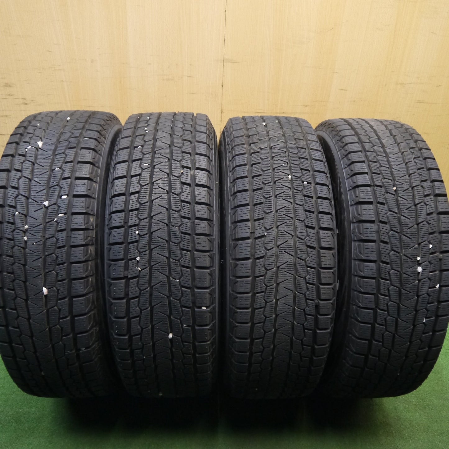 ほぼ未使用！24年！キレイ★Kashina V1 225/60R18 スタッドレス ヨコハマ アイスガード G075 カシーナ 18インチ PCD114.3/5H★6012002Hス