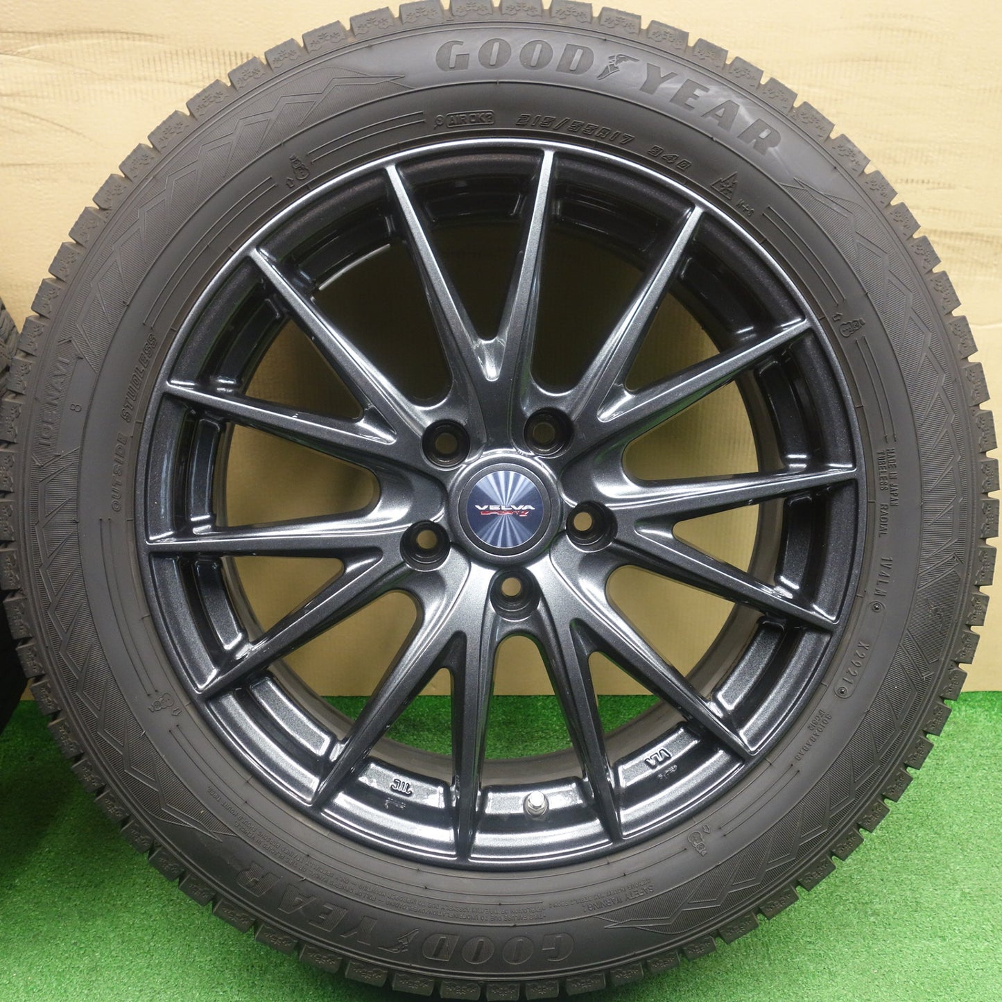 バリ溝！23年！キレイ！9.5分以上★スタッドレス 215/55R17 グッドイヤー アイス ナビ7 ナビ8 VELVA SPORTZ ヴェルヴァ 17インチ PCD114.3/5H★6041503KTス
