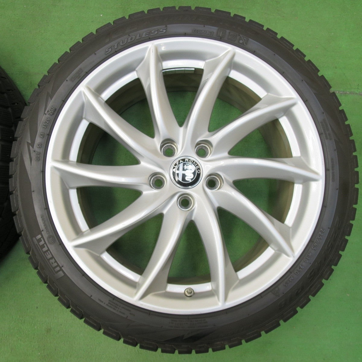 センサー付！キレイ★アルファロメオ ジュリア 純正 225/45R18 255/40R18 スタッドレス ピレリ アイスアシンメトリコ 18インチ PCD110/5H★5020310イス