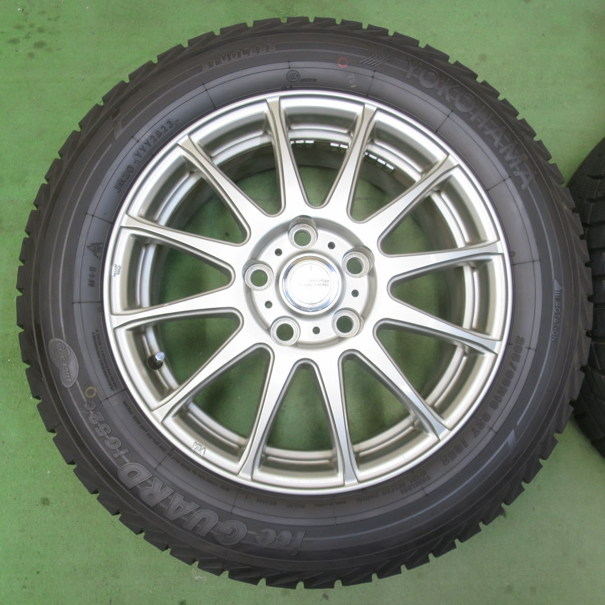 バリ溝！23年！キレイ！ほぼ10分★スタッドレス 205/60R16 ヨコハマ アイスガード iG52C ravrion LUMIERE ラブリオン 16インチ PCD114.3/5H★6022801イス