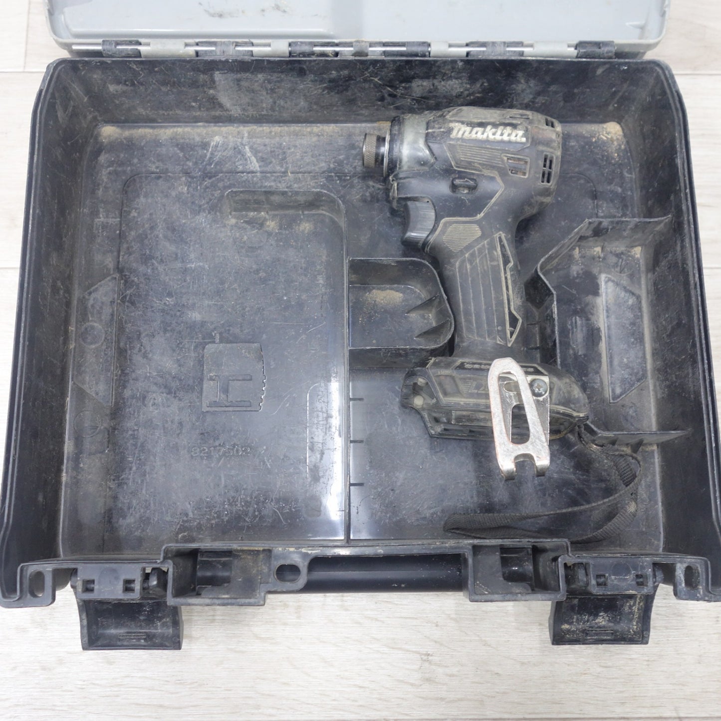 [送料無料] 付属品付き◆マキタ 充電式 インパクト ドライバ TD173D 本体のみ ソケット ビット多数付属 18V 6.0Ah 電動 工具 makita◆