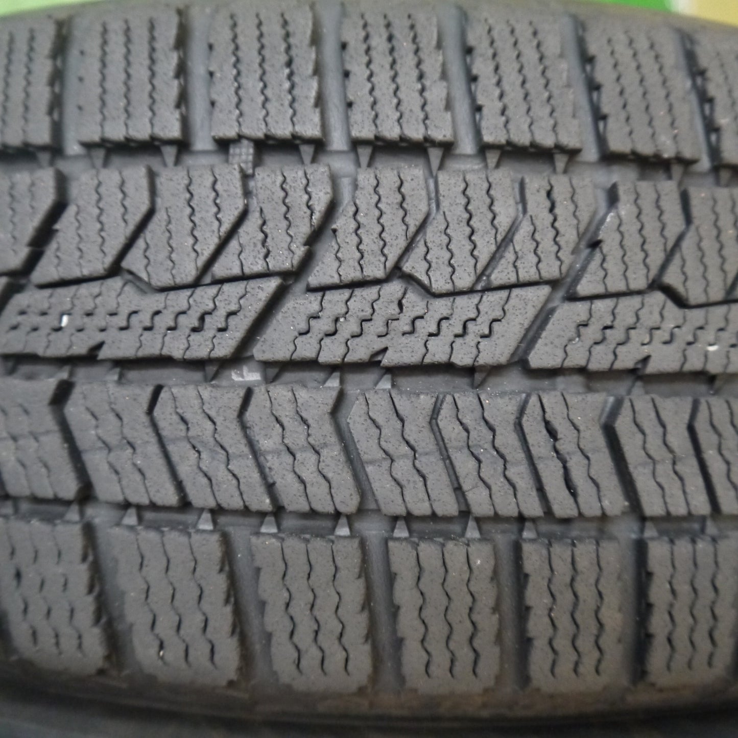 バリ溝！22年！キレイ！8.5分★トヨタ アクア 純正 スチール 175/65R15 スタッドレス トーヨー オブザーブ GIZ2 15インチ PCD100/4H★5121006Hス