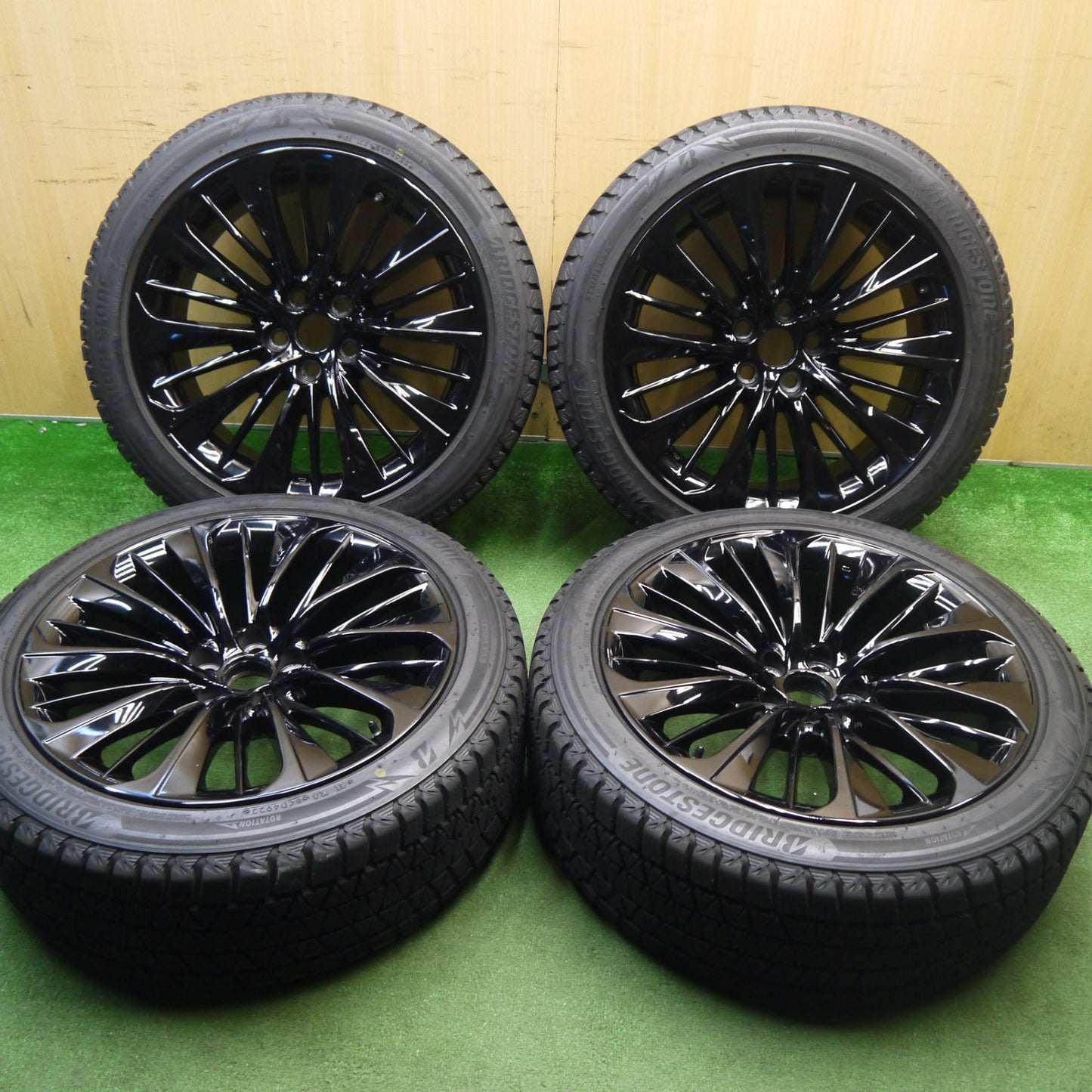 センサー付！バリ溝！22年！キレイ！8.5分★レクサス LS 純正 OP 245/45R20 スタッドレス ブリヂストン ブリザック DM-V3 20インチ PCD120/5H★6021601Hス