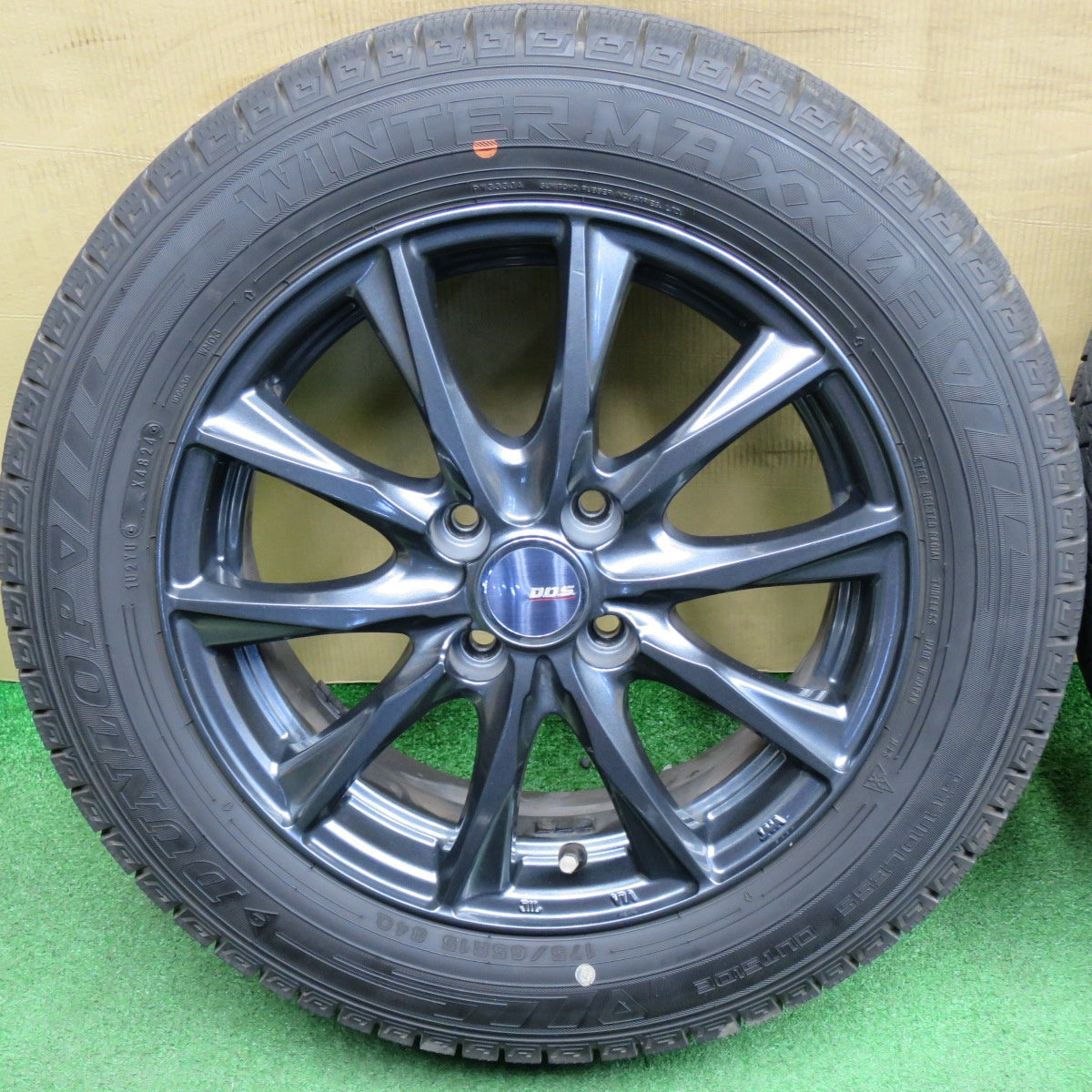 バリ溝！24年！キレイ！9.5分以上★スタッドレス 175/65R15 ダンロップ ウインターマックス03 D.O.S. DOS 15インチ PCD100/4H★6031204NKス