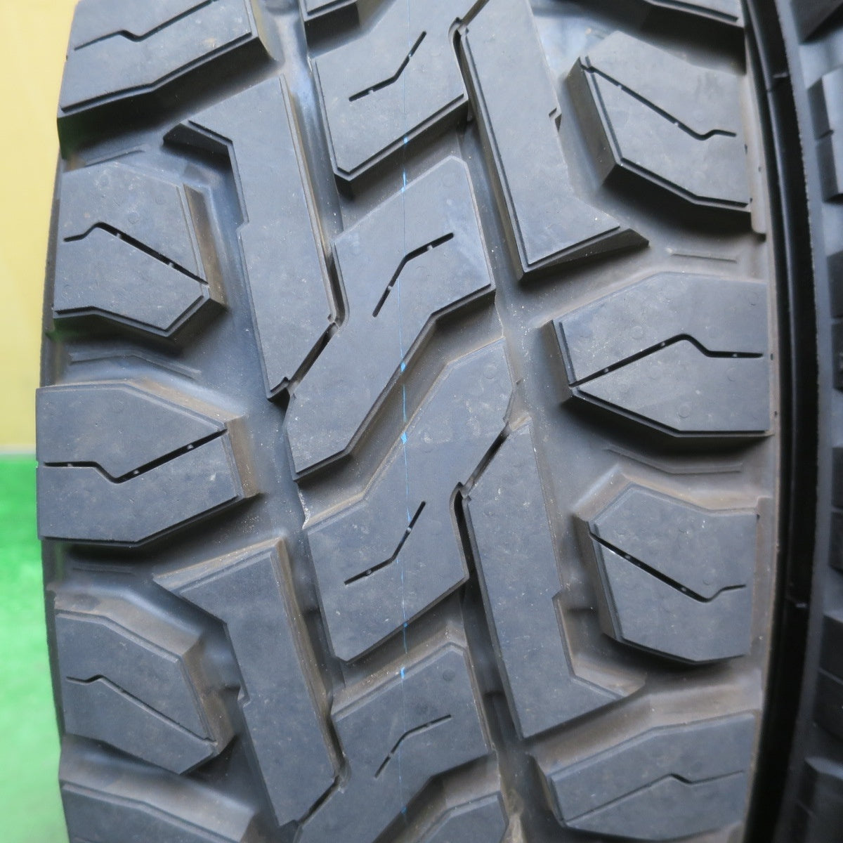 バリ溝！25年！キレイ！9.5分以上★165/65R15 トーヨー オープンカントリー R/T MX MAD CROSS マッドクロス 15インチ ソリオ タフト ハスラー 等 PCD100/4H★6032501NJノ