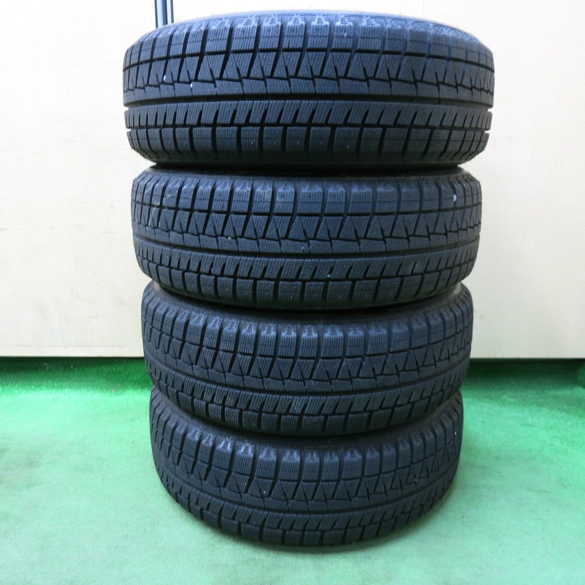 [送料無料] バリ溝！23年！キレイ！ほぼ10分★スタッドレス 205/60R16 ブリヂストン アイスパートナー2 BALMINUM バルミナ 16インチ PCD114.3/5H★4112905SYス