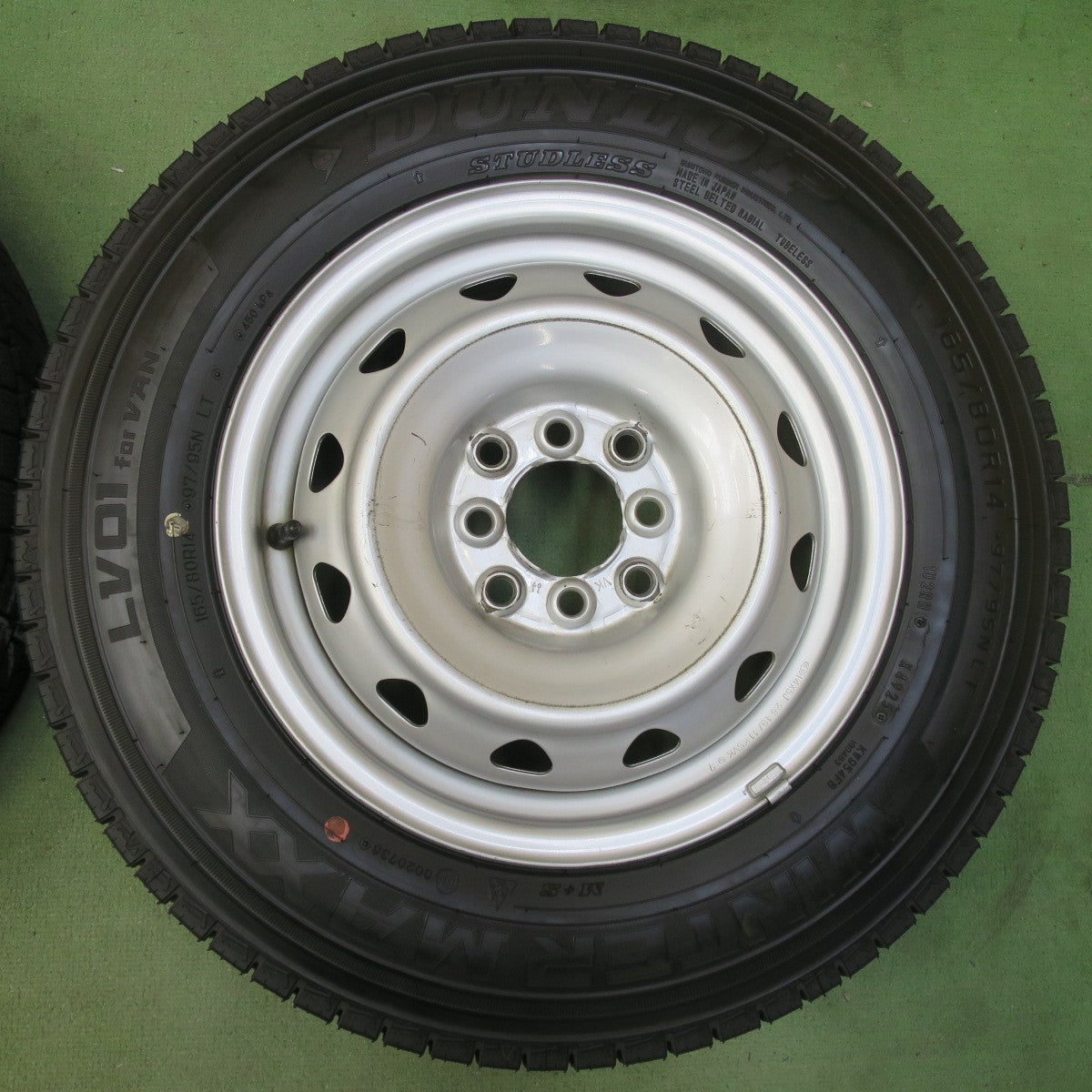 バリ溝！25年！9.5分以上★スタッドレス 165/80R14 97/95N ダンロップ ウインターマックス LV01 for VAN スチール ホイール 14インチ PCD100 114.3/4H マルチ★6052508イス