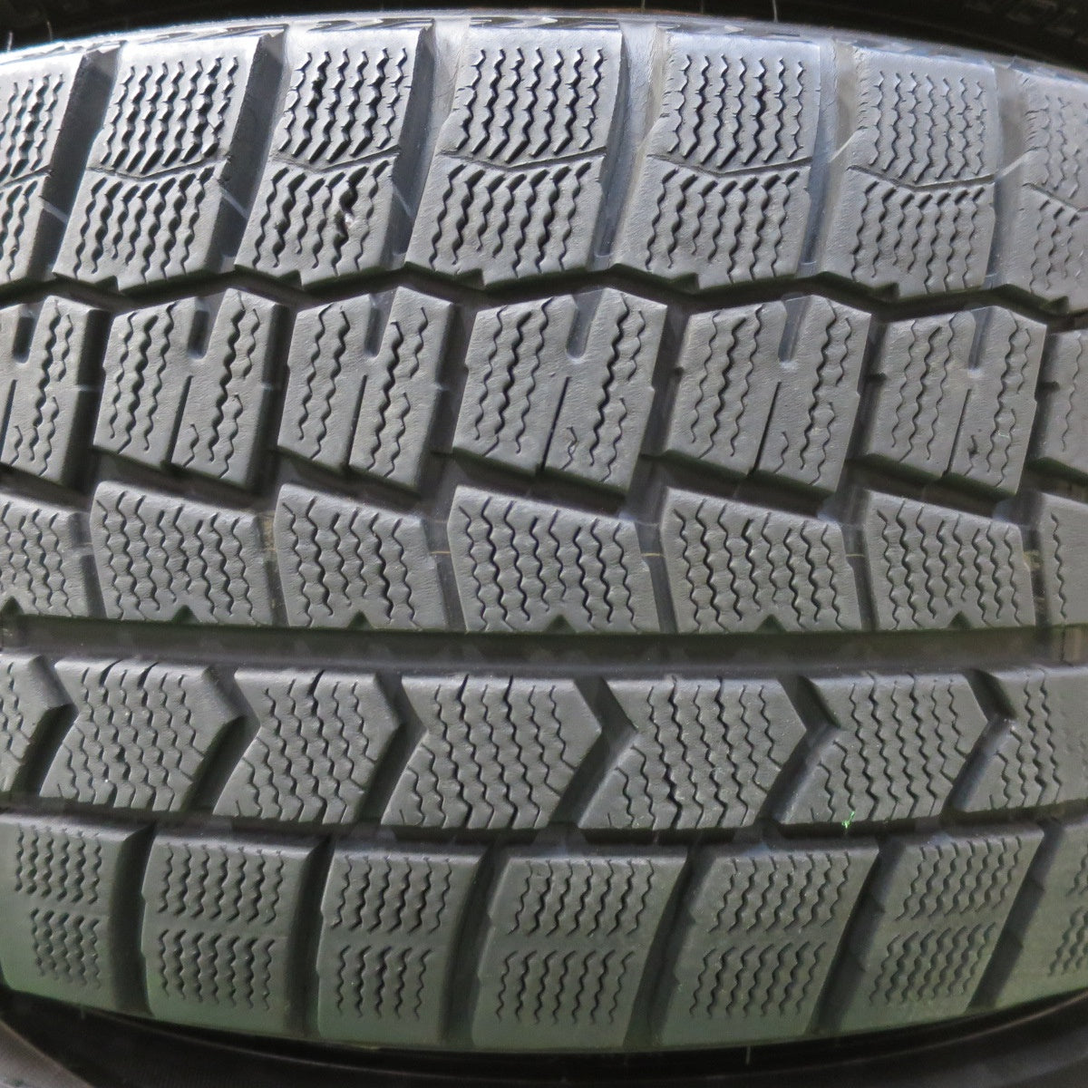 [送料無料] センサー付！バリ溝！9分★レクサス 等 WedsSport SA-10R 235/45R18 スタッドレス ダンロップ ウインターマックス WM02 18インチ PCD114.3/5H★5032101イス