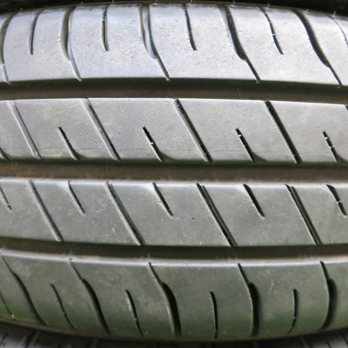 *送料無料* バリ溝！22年！9分★165/65R14 グッドイヤー EfficientGrip ECO EG02 タイヤ 14インチ タンク ルーミー 等★4052702イノタ