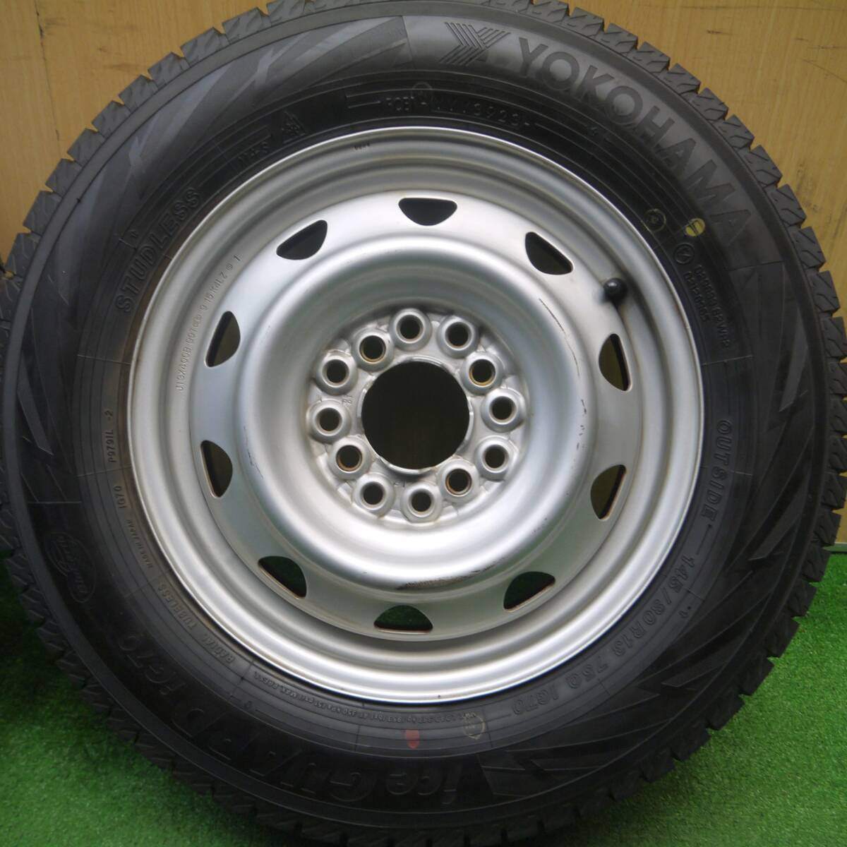超バリ溝！23年！キレイ！ほぼ10分★スタッドレス 145/80R13 ヨコハマ アイスガード iG70 スチール ホイール 13インチ PCD100 110 114.3/4H マルチ★4122301Hス