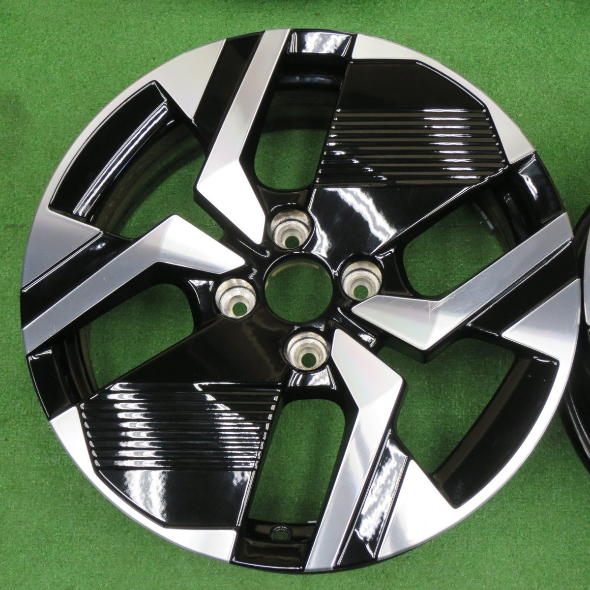 4本価格★プジョー 2008 純正 ホイール 17インチ 17×6.5J PCD108/4H★6060502NKホ