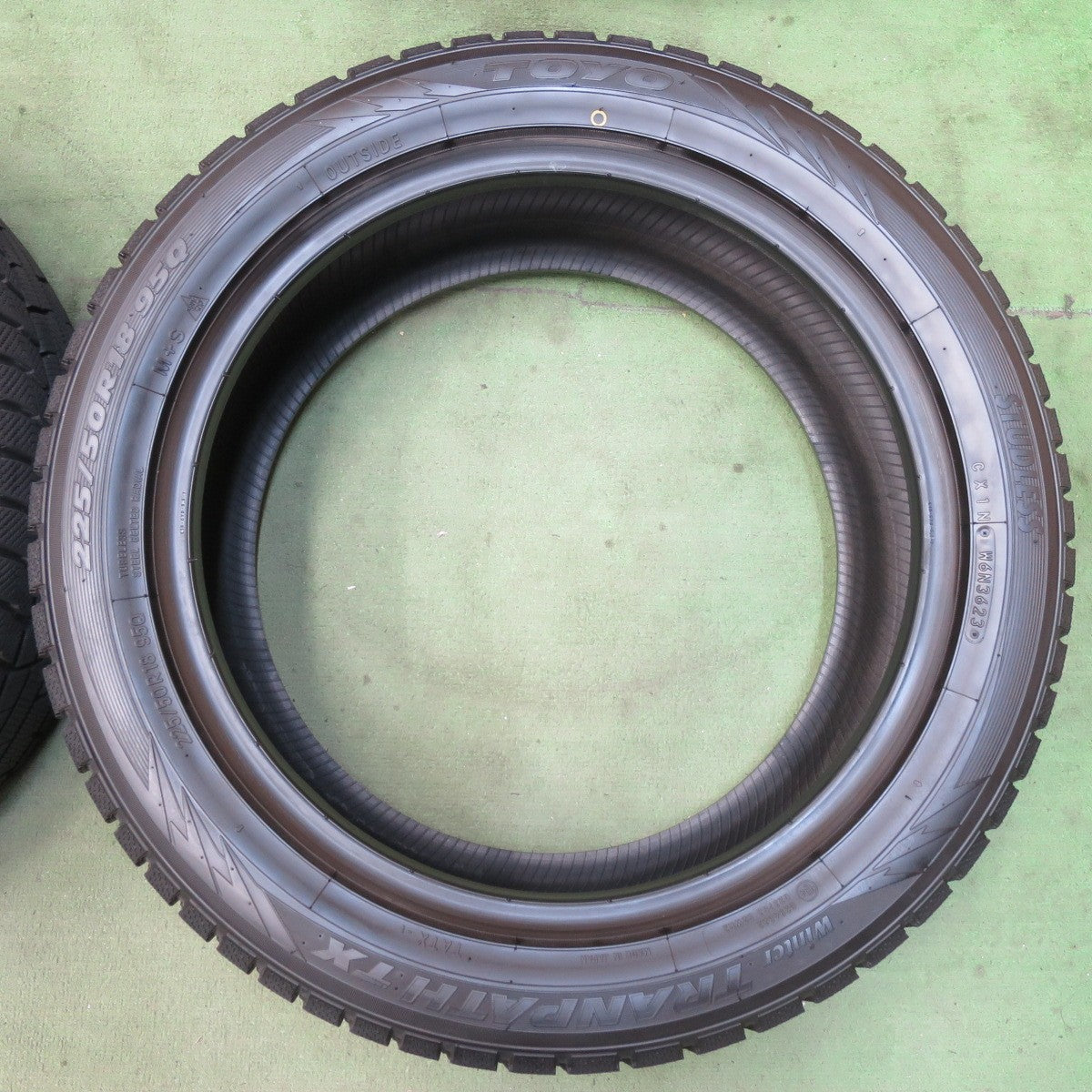 バリ溝！23年！9.5分★スタッドレス 225/50R18 トーヨー ウインター トランパス TX タイヤ 18インチ カローラクロス C-HR 等★5102510イスタ