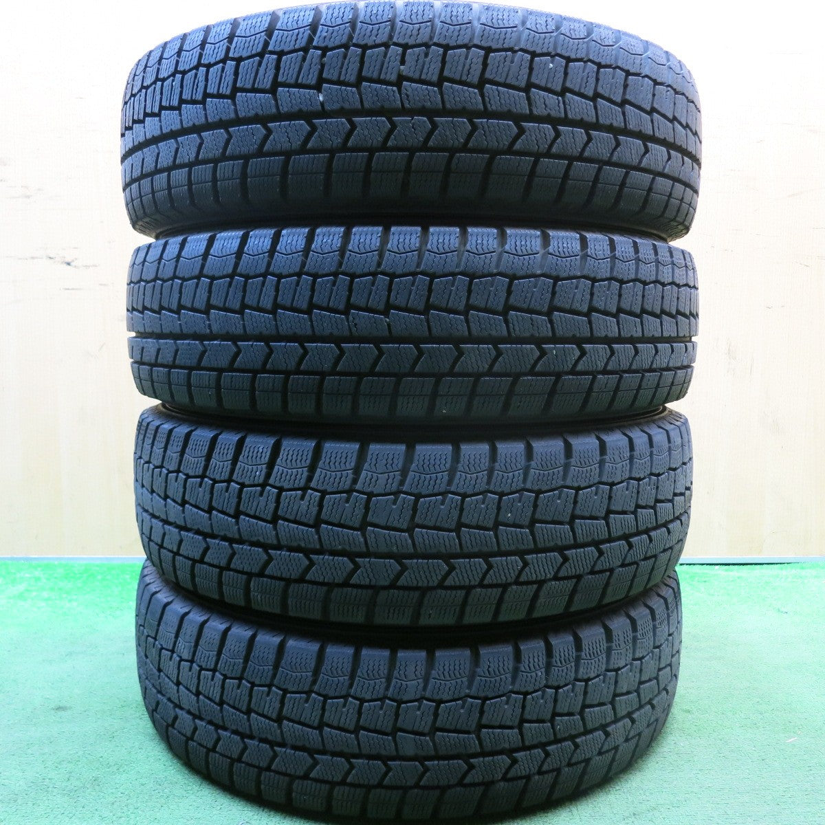 バリ溝！ほぼ10分★スタッドレス 165/65R15 ダンロップ ウインターマックス WM02 VEMOTION Vエモーション 軽サイズ タフト 等 PCD100/4H★5081602HAス