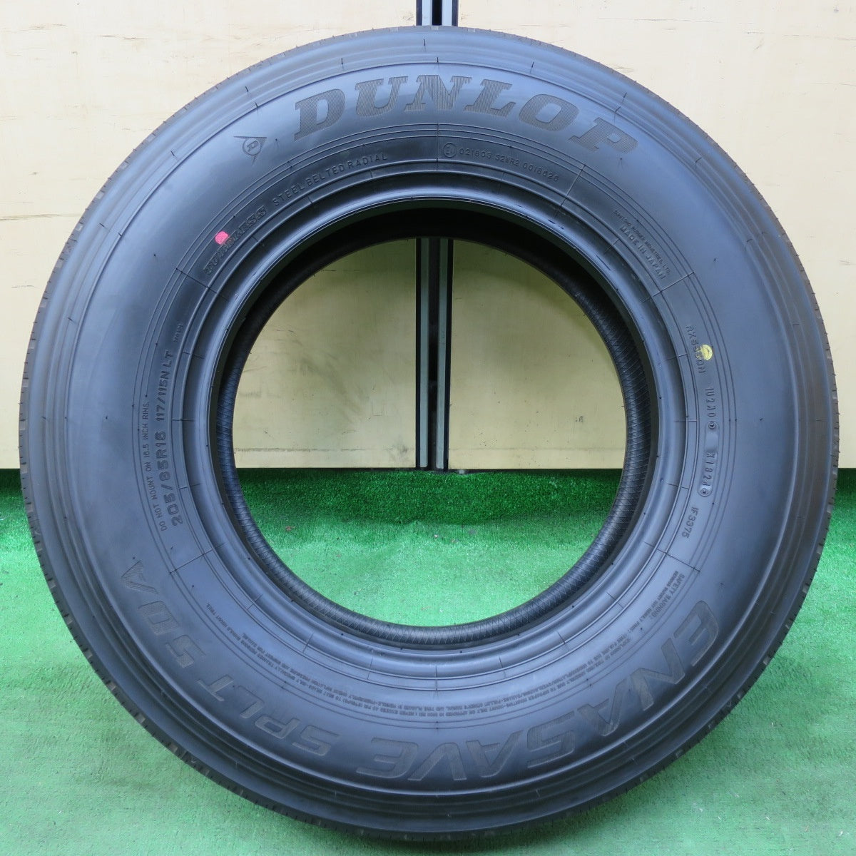 [送料無料] 新車外し！24年！ほぼ未使用★トラック タイヤ 205/85R16 117/115N ダンロップ エナセーブ SPLT50A 16インチ★4092407イノタ