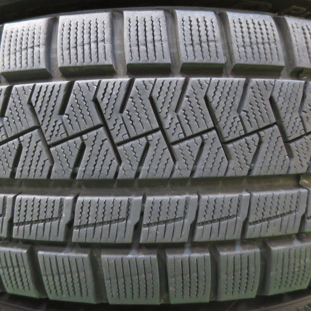 [送料無料] バリ溝！22年！キレイ！9分★プジョー 等 Eurodesign 195/55R16 スタッドレス ピレリ アイスアシンメトリコ プラス ユーロデザイン PCD108/4H★4110809イス