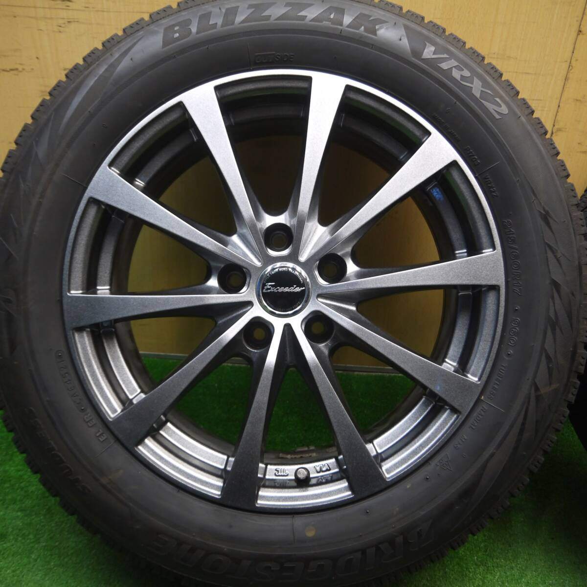 バリ溝！21年！キレイ！9分★スタッドレス 215/60R17 ブリヂストン ブリザック VRX2 Exceeder エクシーダー 17インチ PCD114.3/5H★5013108Hス