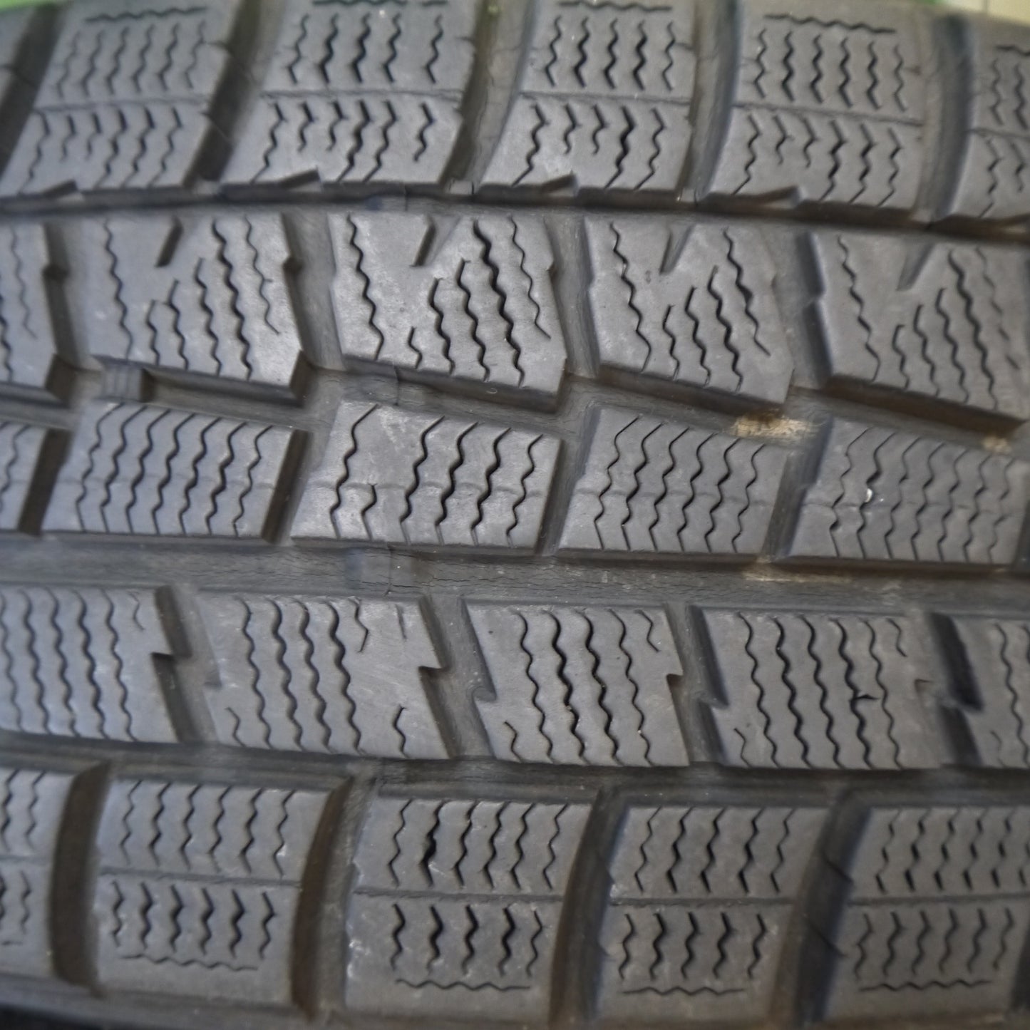 バリ溝！8.5分◎ラクティス 等 175/60R16 スタッドレス ダンロップ ウインターマックス WM01 VELVA AGUDO ヴェルヴァ アグード 16インチ PCD100/5H◎6062403Hス