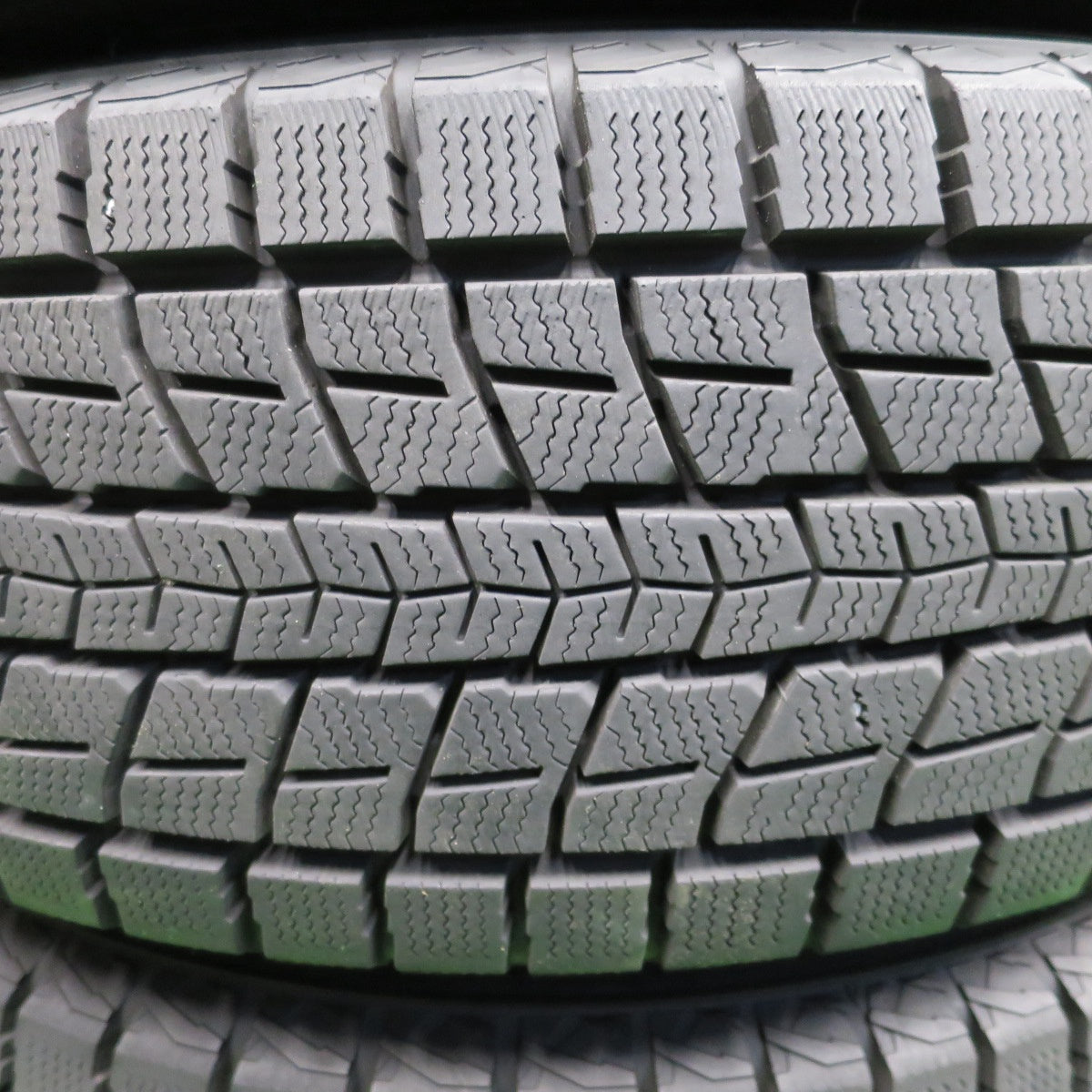 バリ溝！22年！9.5分★ボルボ XC90 等 Eurodesign V5 type 235/65R17 スタッドレス ダンロップ ウインターマックス SJ8 SJ8+ ユーロデザイン V5タイプ 17インチ PCD108/5H★6010501NKス
