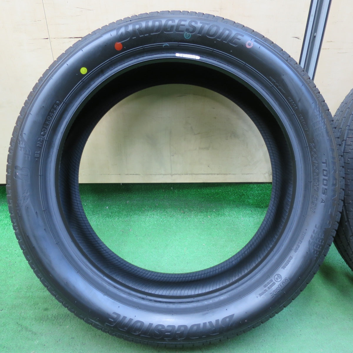 [送料無料] 新車外し！25年★205/50R17 ブリヂストン トランザ T005A タイヤ 17インチ ノート オーラ セレナ インプレッサ 等★5030612イノタ