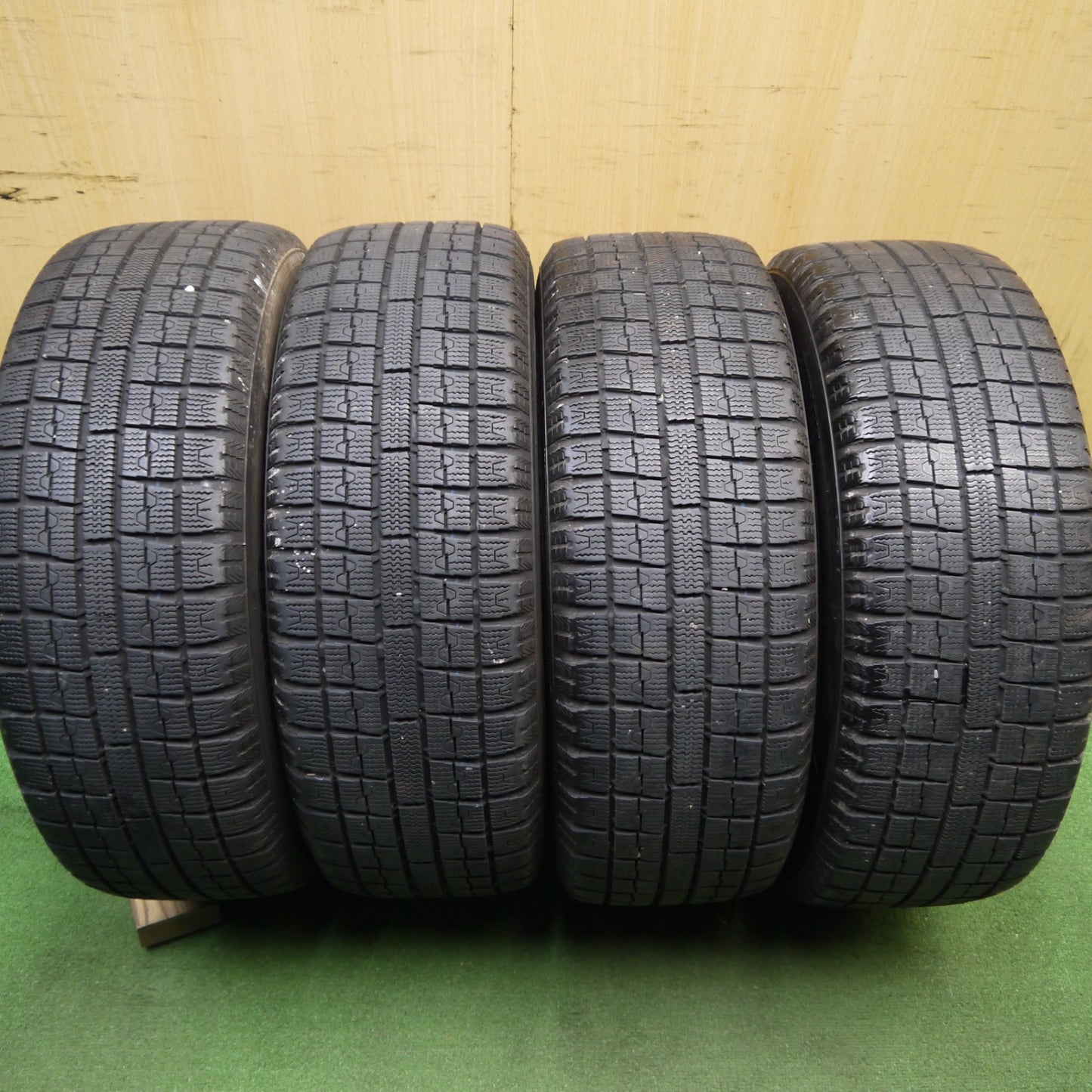 バリ溝！キレイ！8.5分★シトロエン プジョー IRVINE F01 195/55R16 スタッドレス トーヨー ガリット G5 16インチ アーヴィン PCD108/4H★5041506Hス