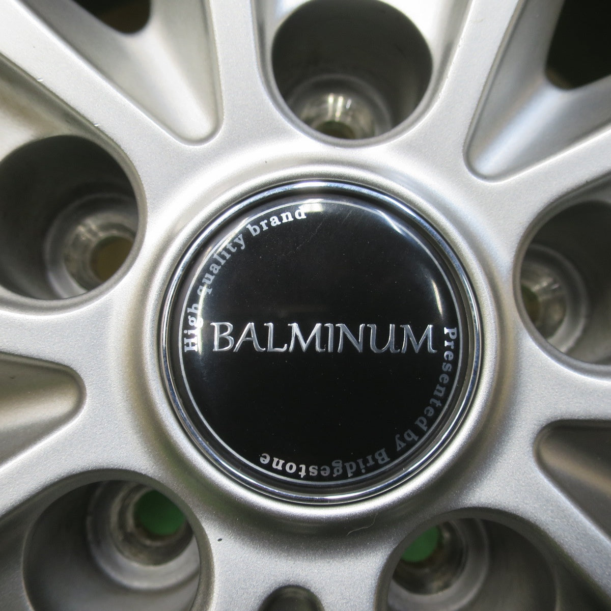 バリ溝！23年！キレイ！9分★スタッドレス 225/60R17 ブリヂストン ブリザック DM-V3 BALMINUM DS-M バルミナ 17インチ PCD114.3/5H★5122215イス