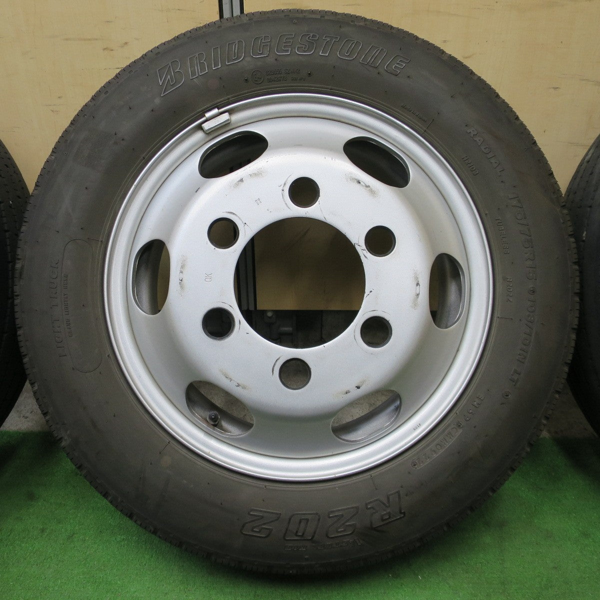 バリ溝！22年！8.5分！6本★トラック 175/75R15 103/101N ブリヂストン R202 スチール ホイール 15インチ PCD184.15/6H★6041501ナノ