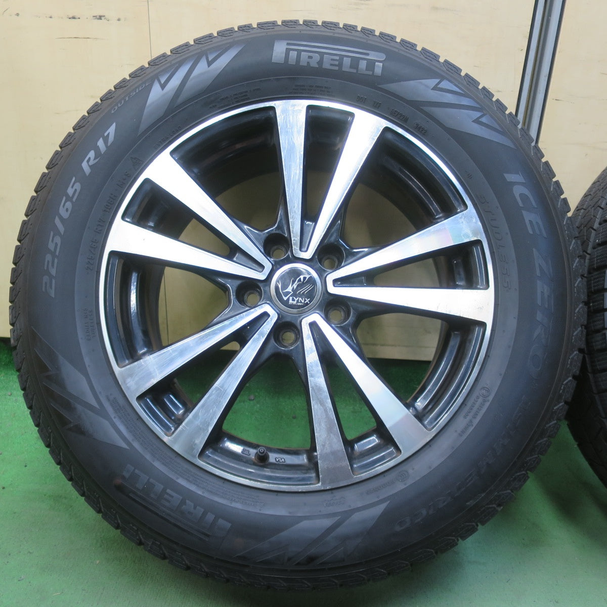 バリ溝！22年！9分★スタッドレス 225/65R17 ピレリ アイスゼロ アシンメトリコ LYNX Prauzer リンクス プラウザー 17インチ PCD114.3/5H★6042105イス