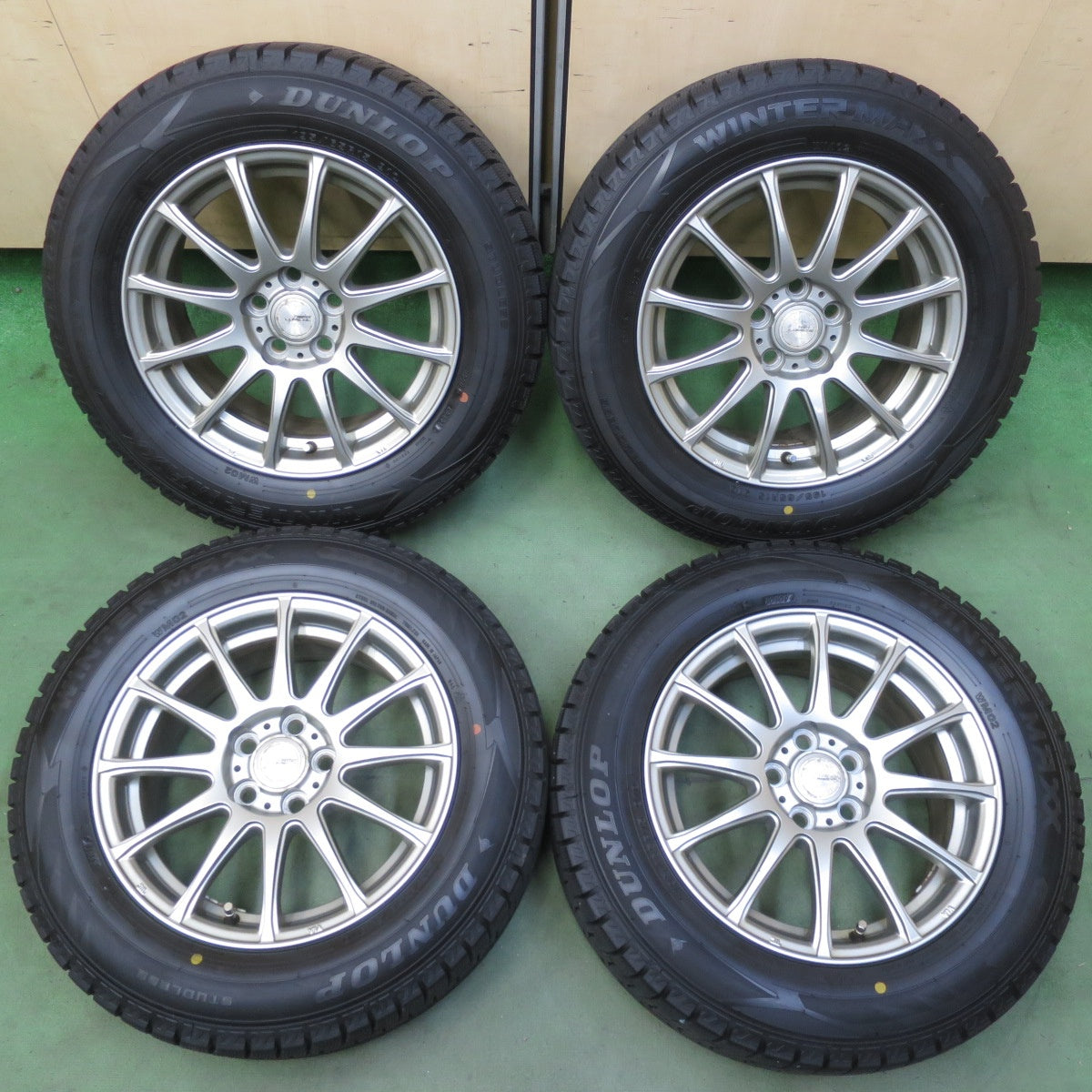 バリ溝！9.5分◎プリウス 等 195/65R15 スタッドレス ダンロップ ウインターマックス WM02 ravrion LUMIERE ラブリオン 15インチ PCD100/5H◎6062410イス