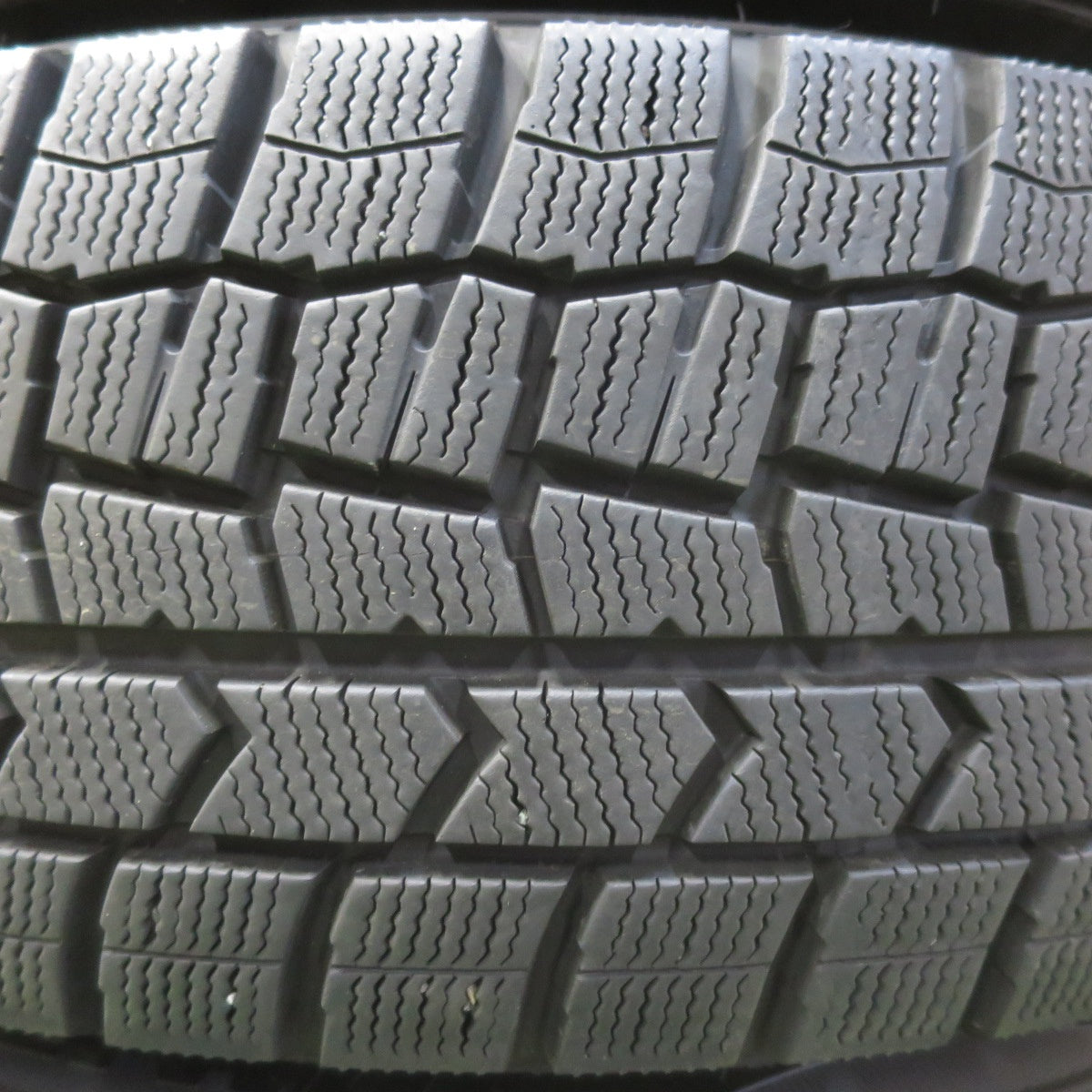 バリ溝！キレイ！9.5分★スタッドレス 205/65R16 ダンロップ ウインターマックス WM02 AIRNOVA SB10 エアノヴァ 16インチ PCD114.3/5H★5110813イス