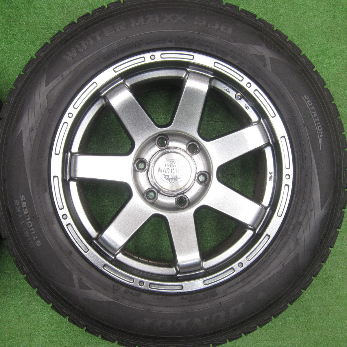 [送料無料] バリ溝！キレイ！9.5分★スタッドレス MAD CROSS 265/60R18 ダンロップ ウインターマックス SJ8 マッドクロス 18インチ PCD139.7/6H★4111807TNス